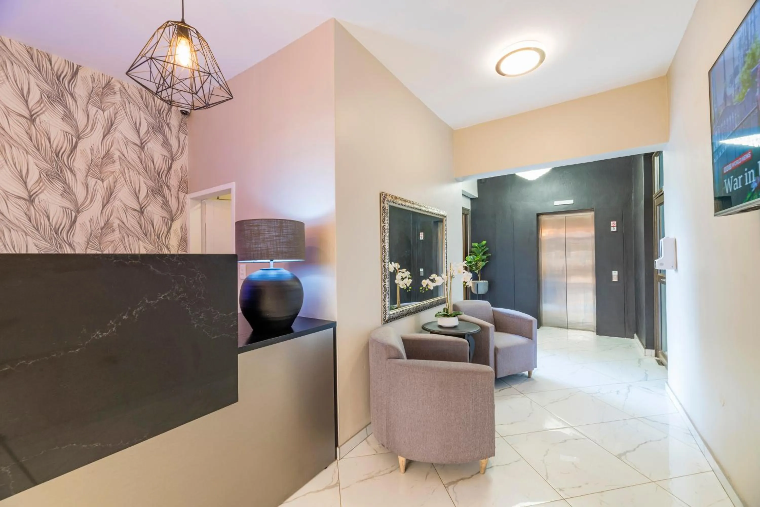 Lobby or reception in N1 Hotel Rotten Row Harare