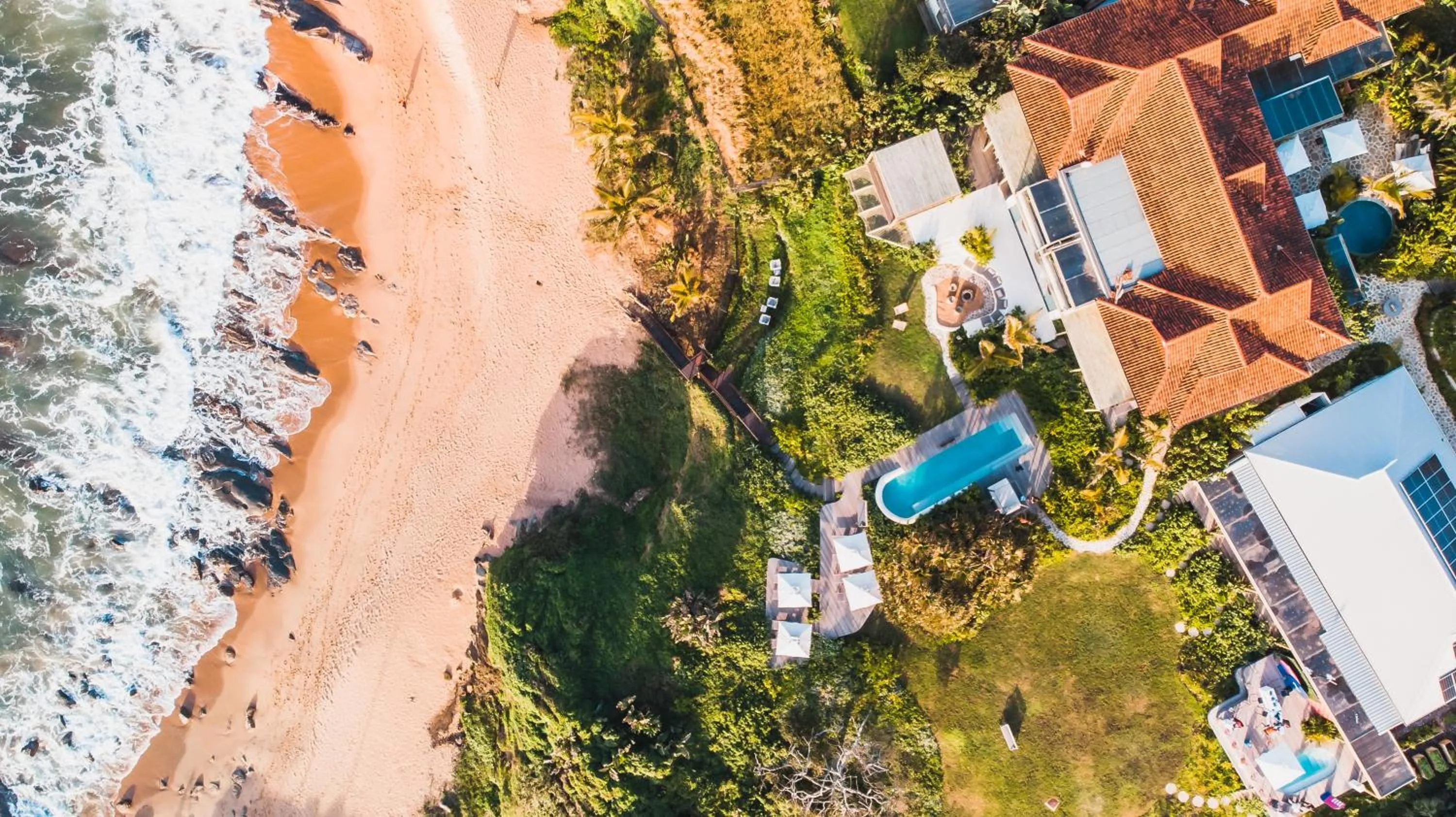 Property building in Sala Beach House