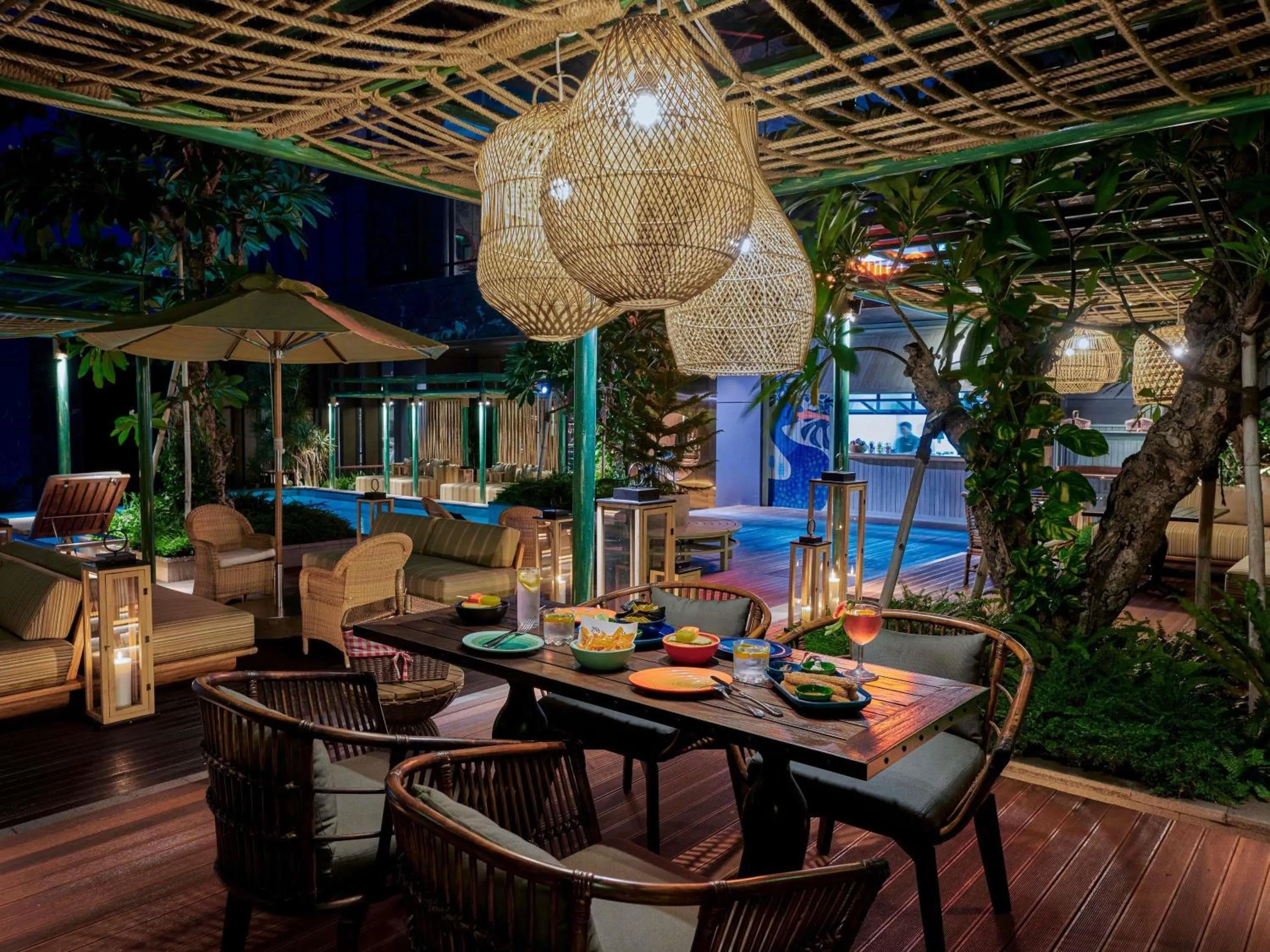 Lounge or bar in 25hours Hotel Jakarta The Oddbird