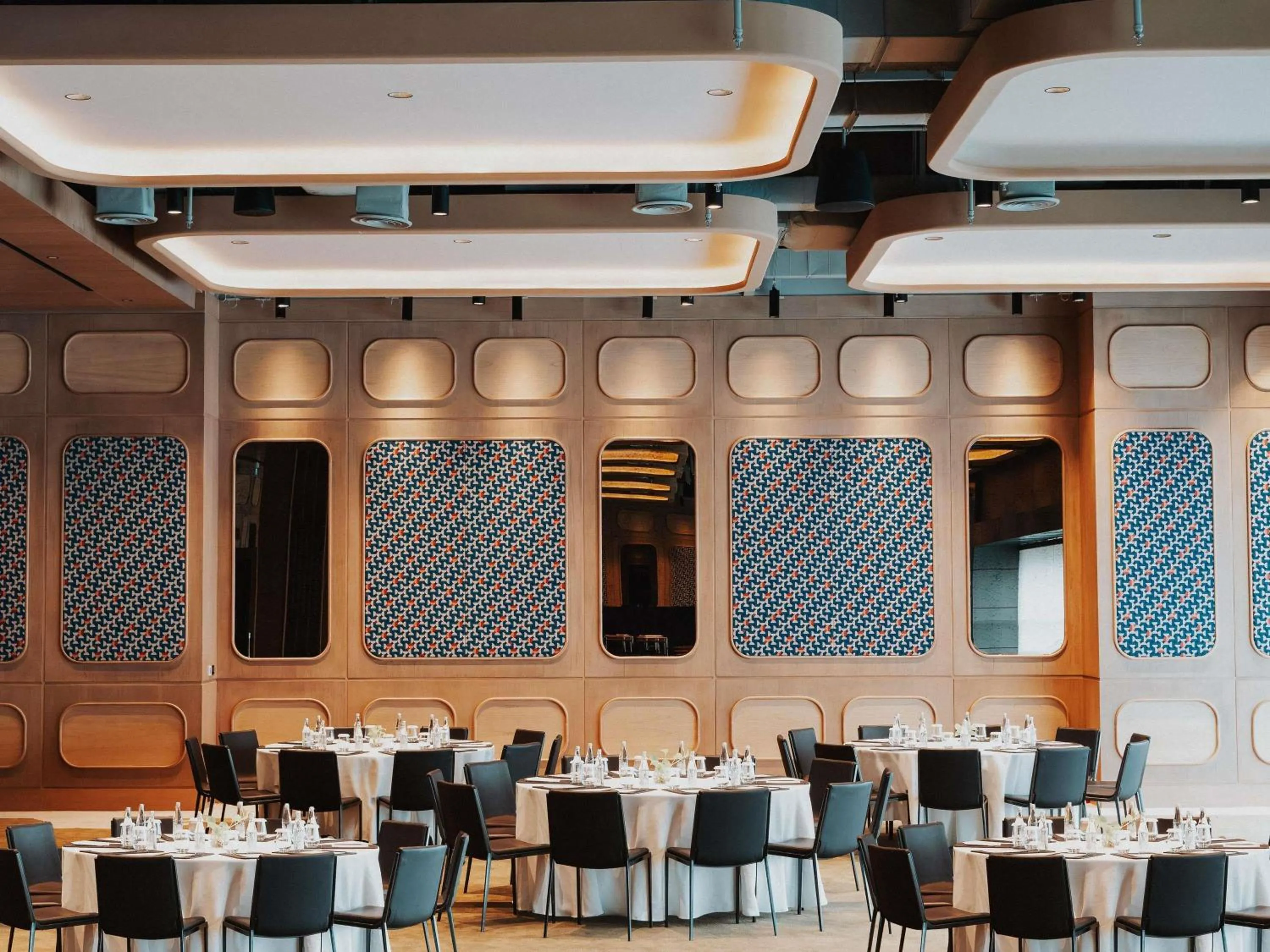 Meeting/conference room in 25hours Hotel Jakarta The Oddbird