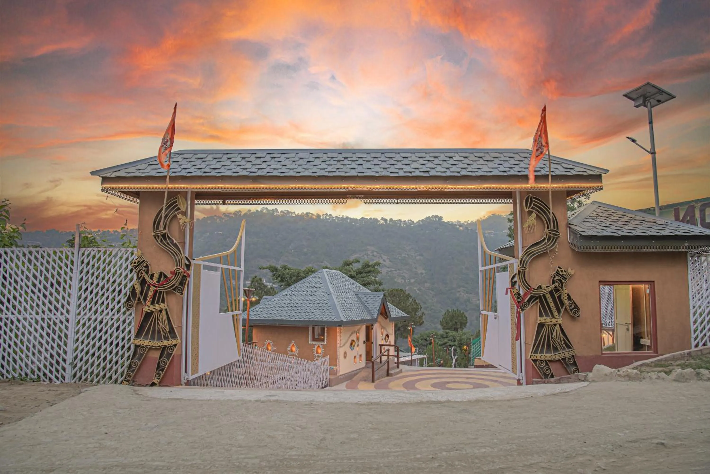 Property building in A Kasauli Ggaon by Echor