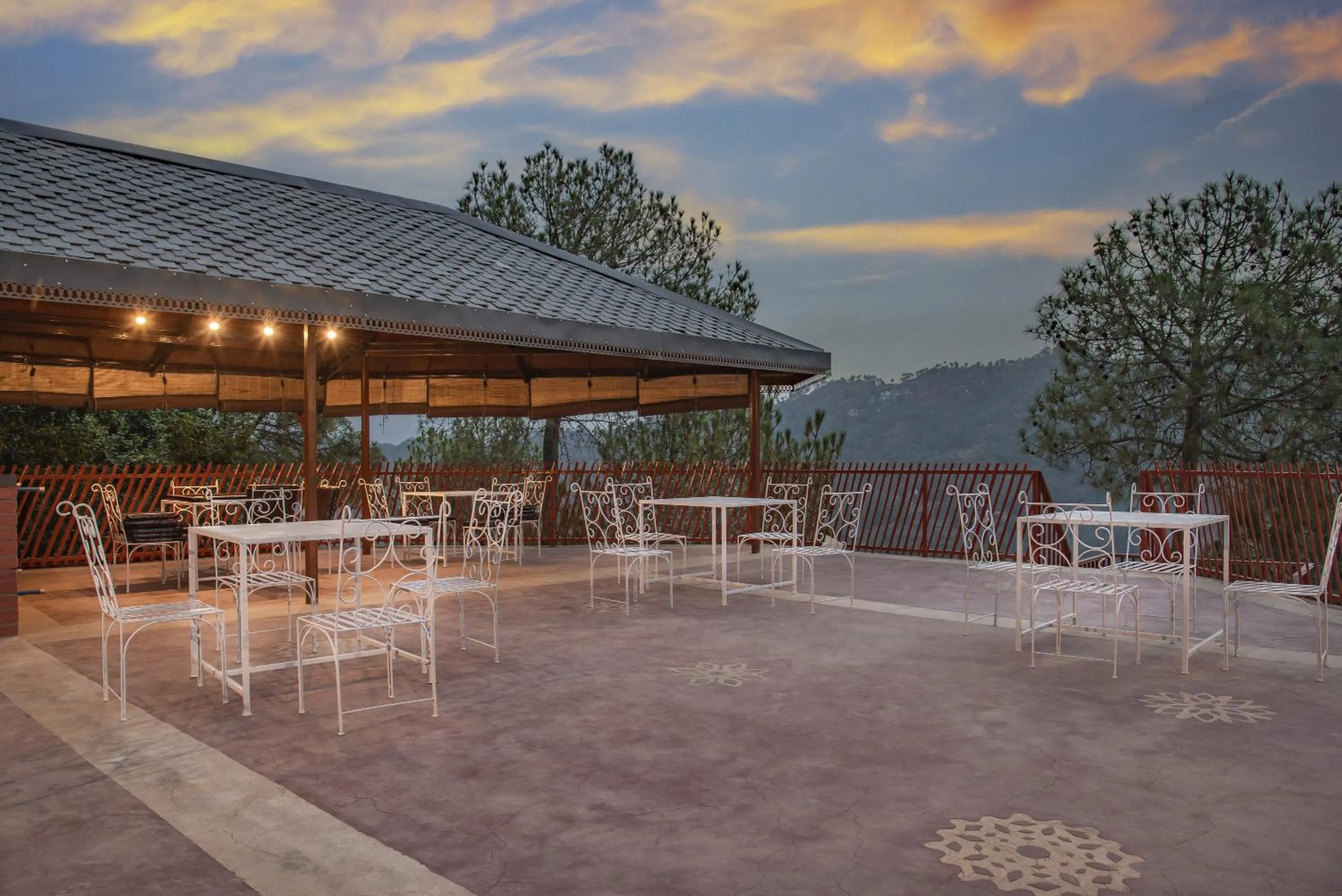 Restaurant/places to eat in A Kasauli Ggaon by Echor