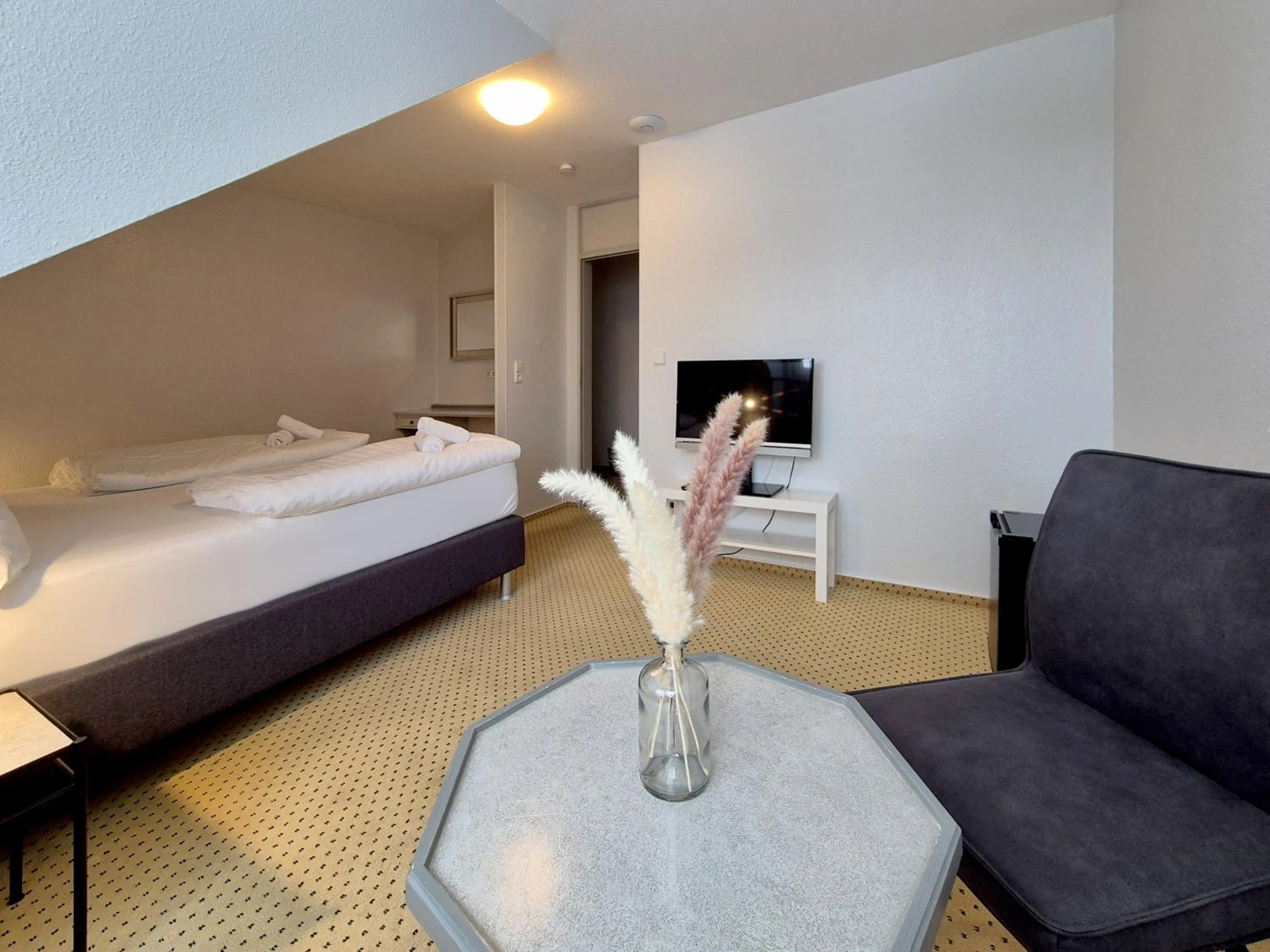 Bed in Hotel Schachener Hof