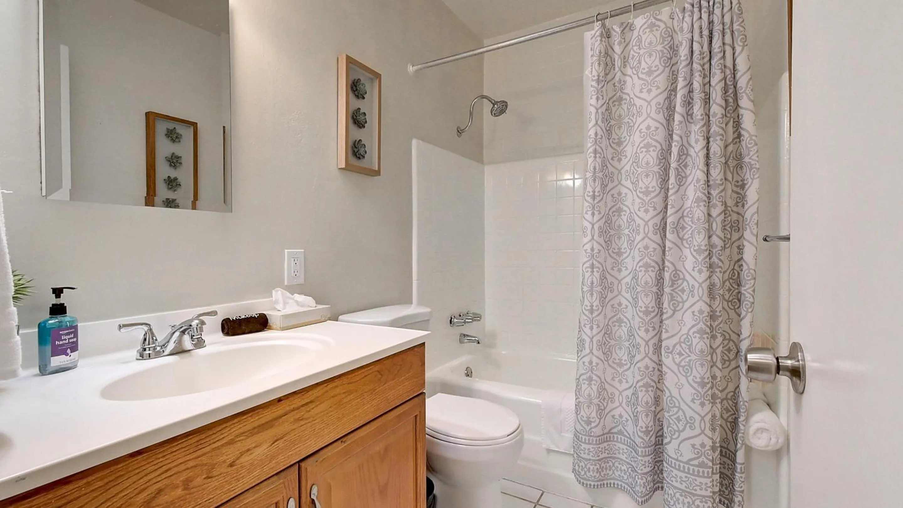 Other in Stylish Arcadia 2-Bdrm with Comfort and Charm