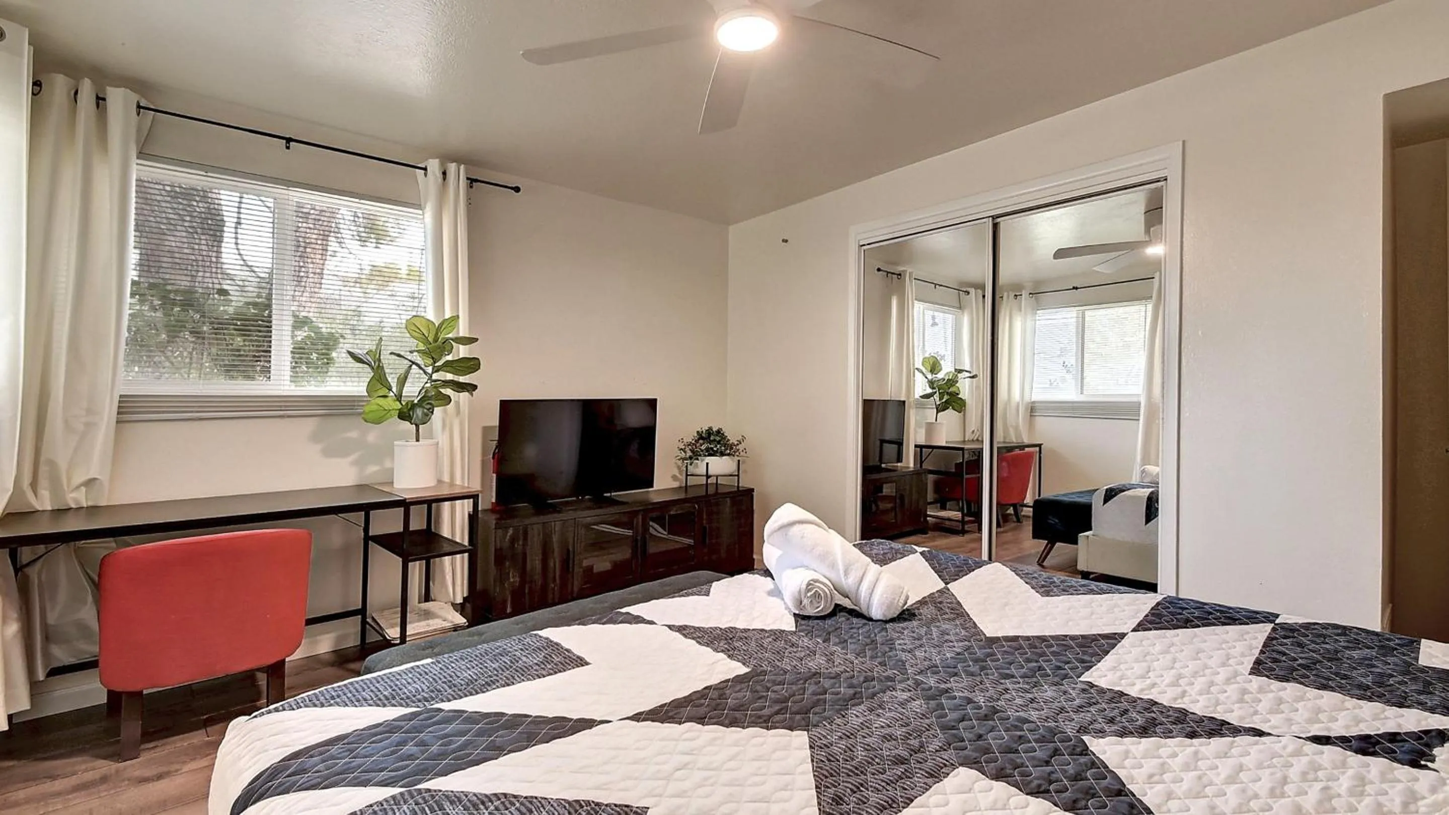 Other, Bed in Stylish Arcadia 2-Bdrm with Comfort and Charm