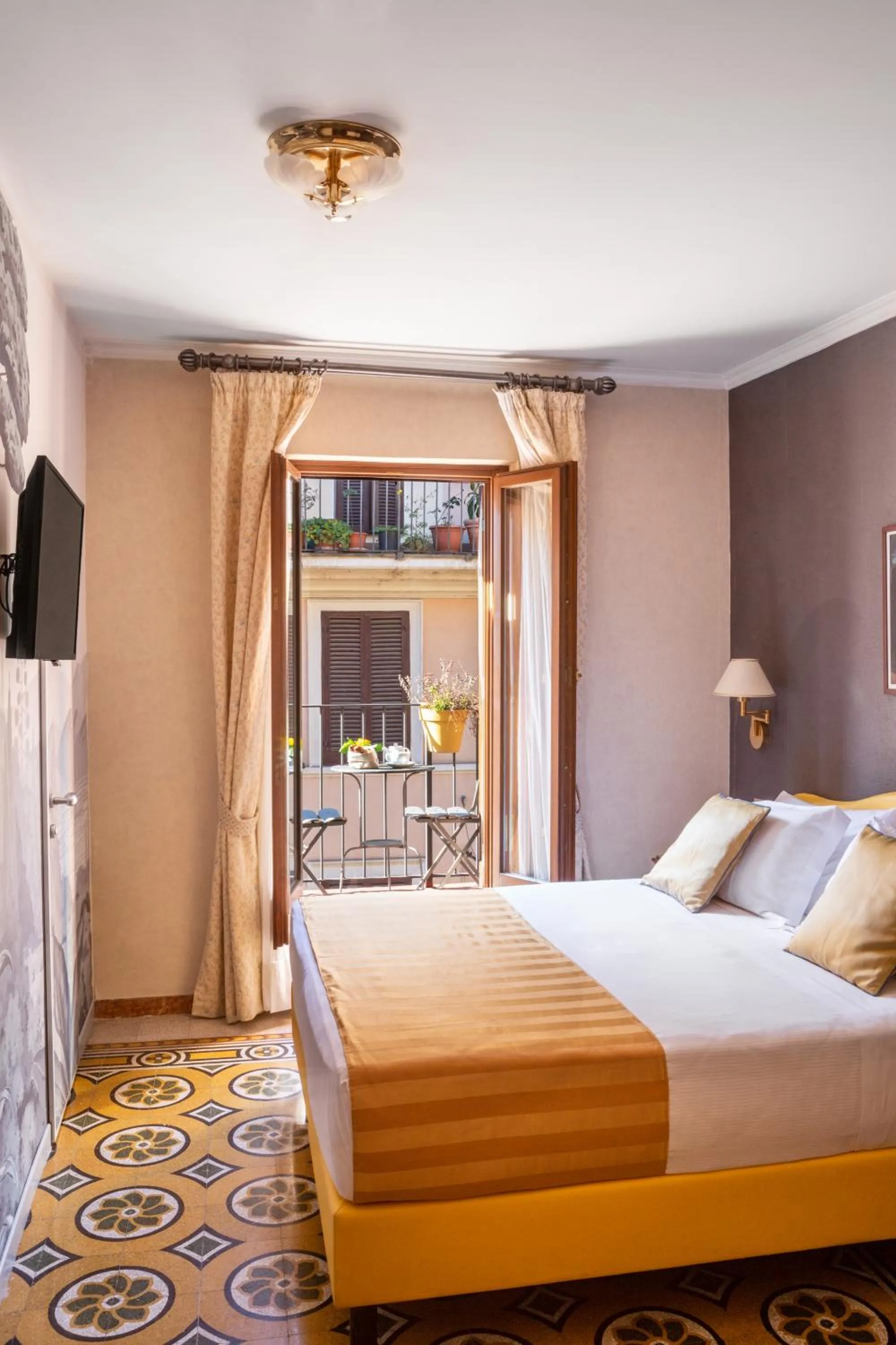 Bed in Hotel Piazza Di Spagna