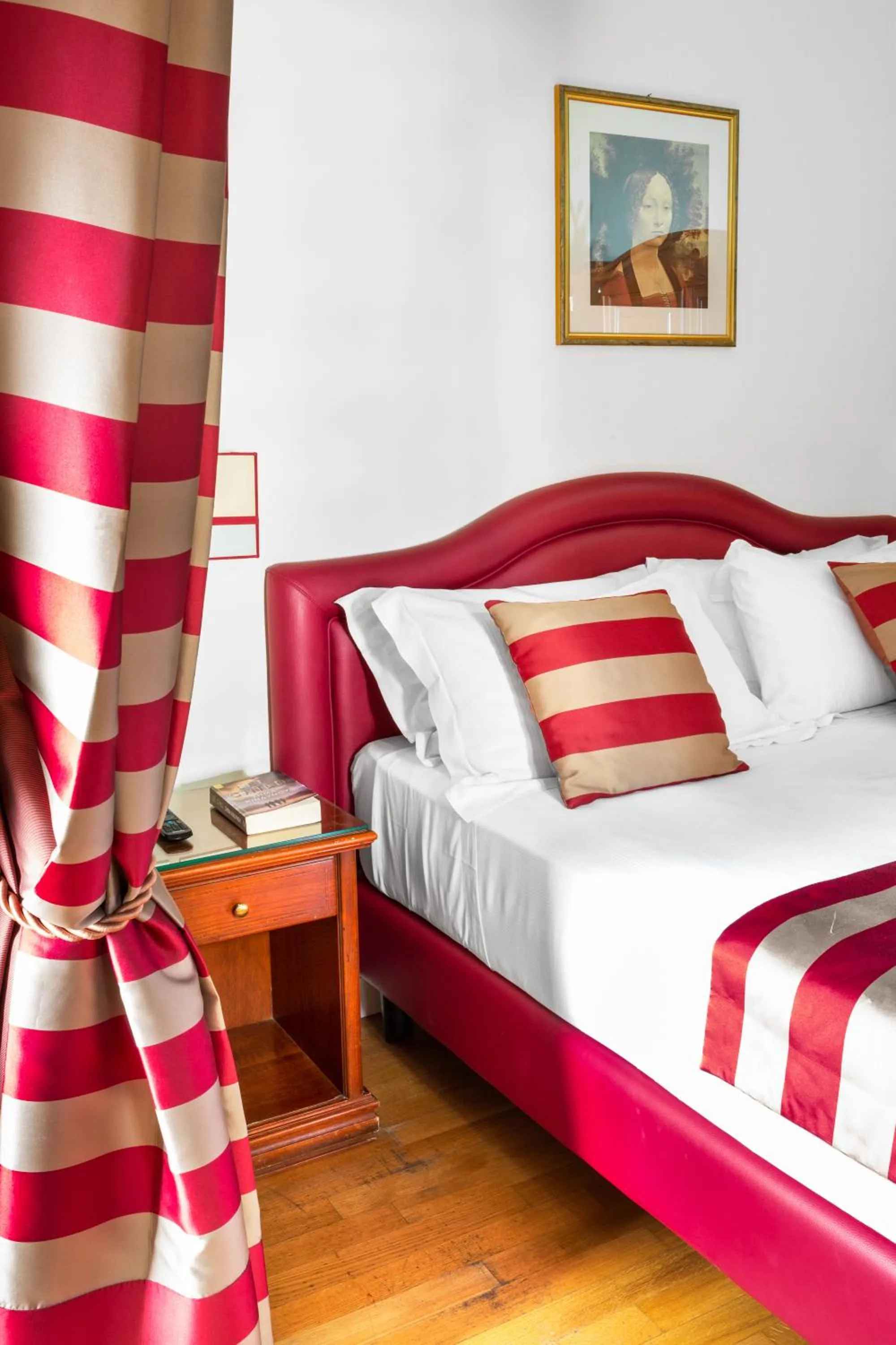 Bed in Hotel Piazza Di Spagna