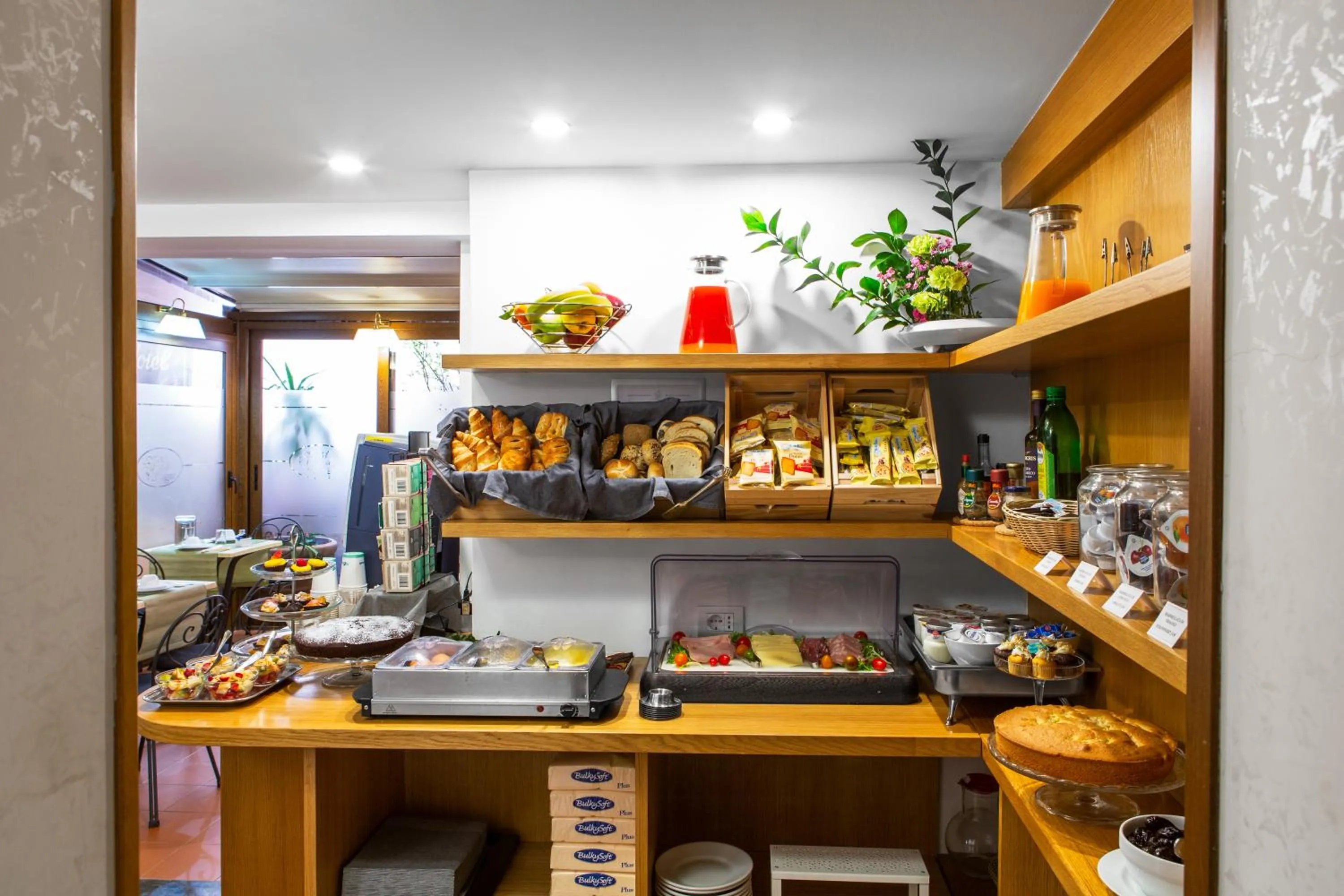 Breakfast in Hotel Piazza Di Spagna