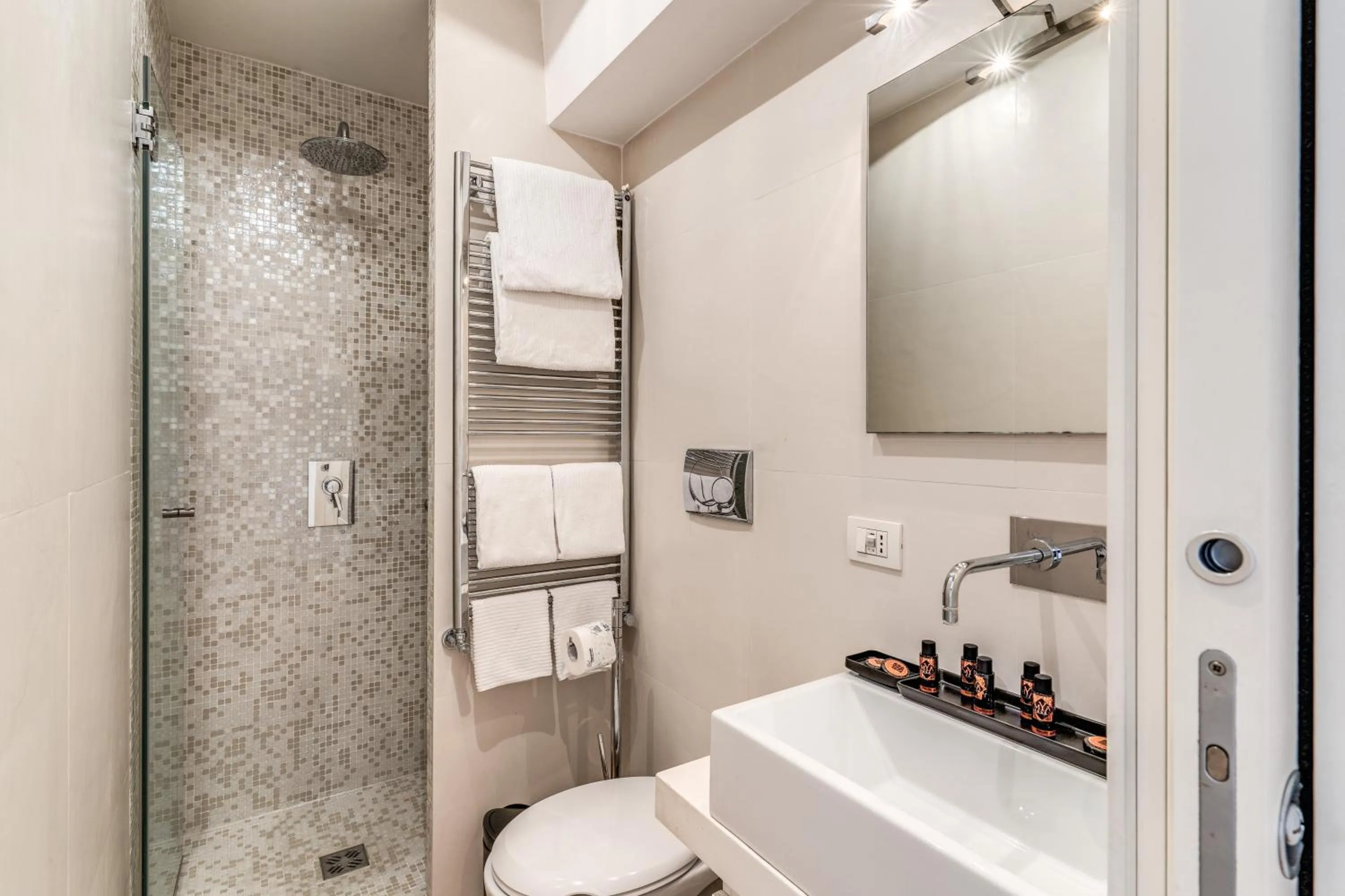 Bathroom in Trevi Beau Boutique Hotel