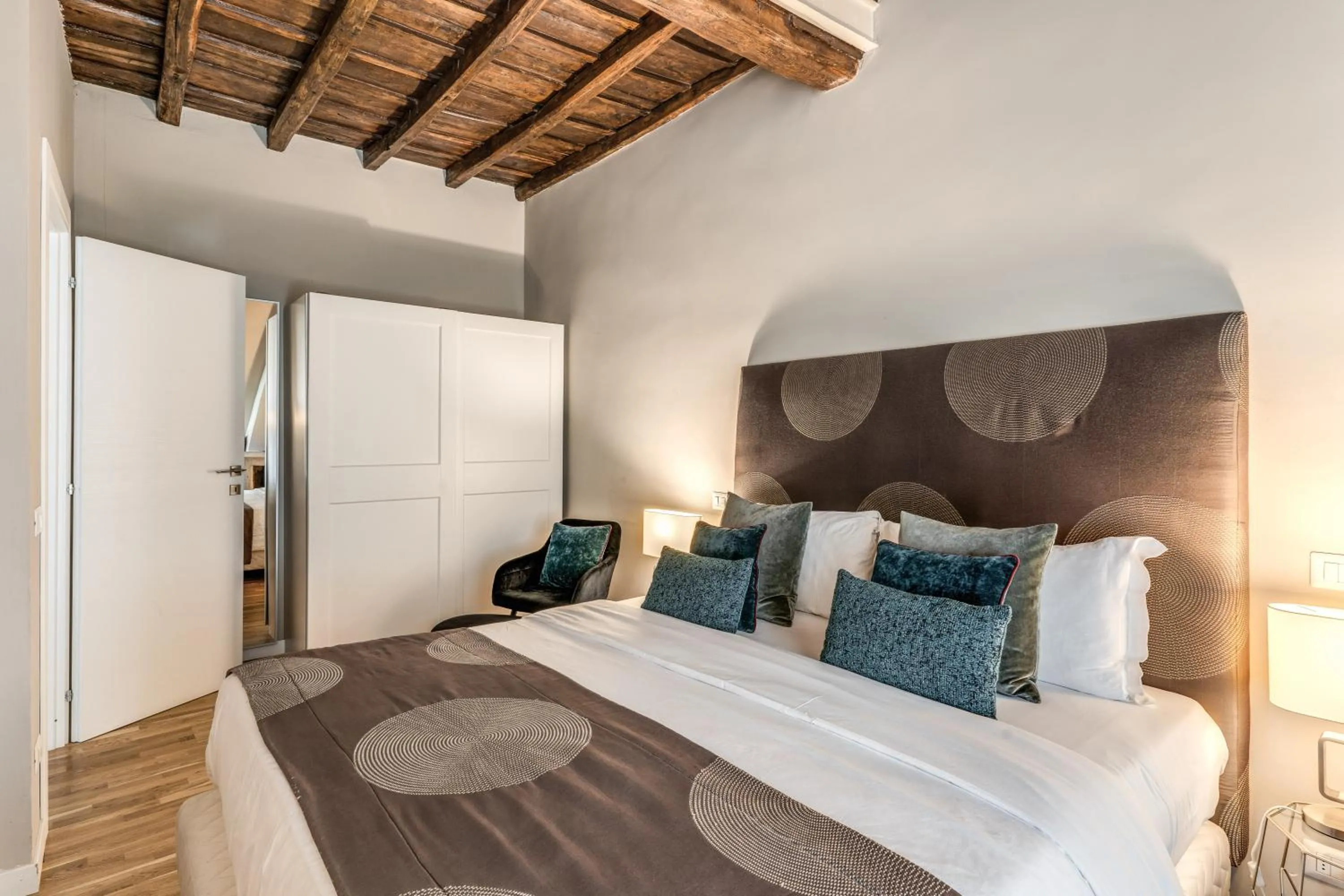 Bed in Trevi Beau Boutique Hotel