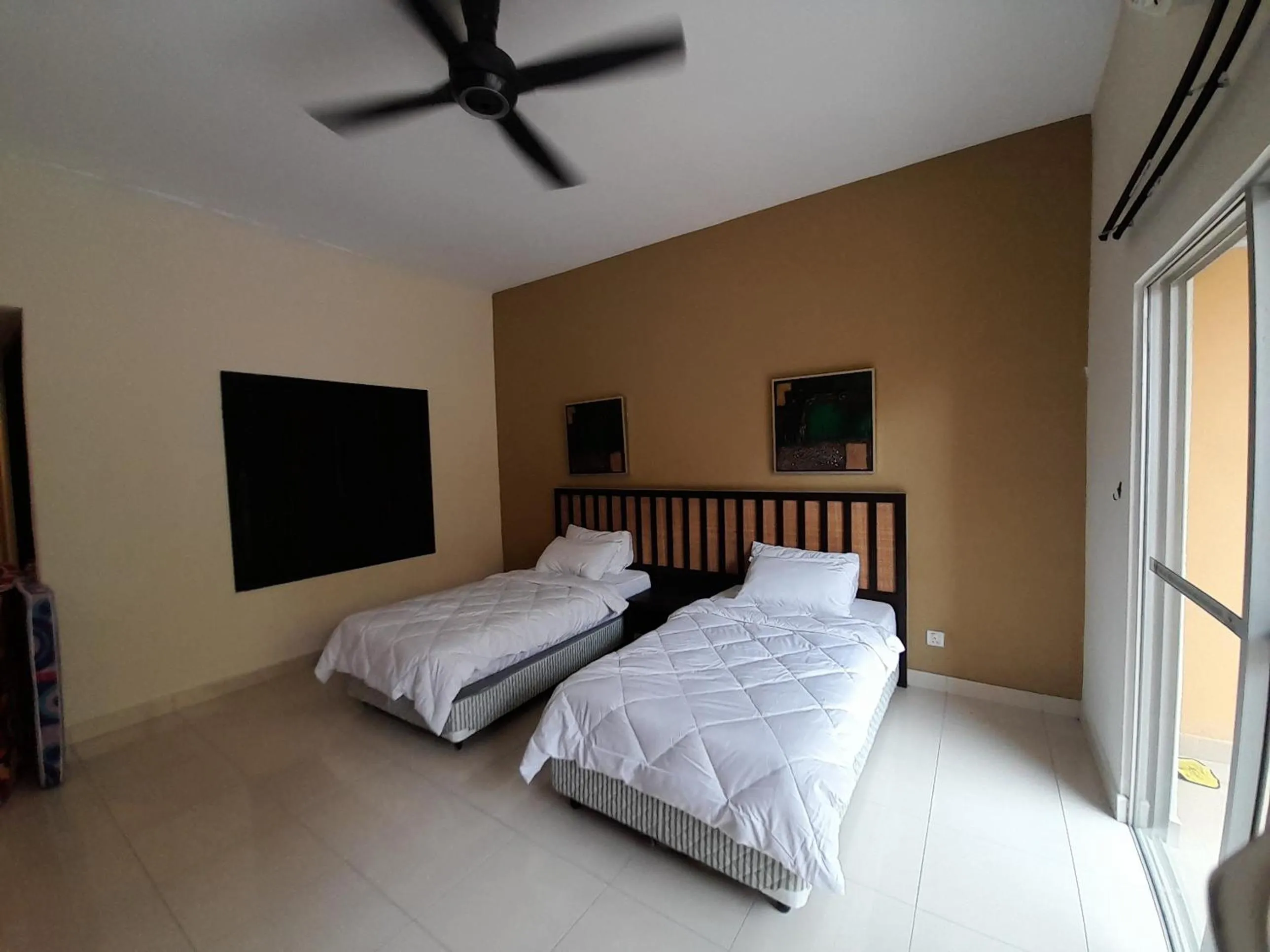 Bed in 5pax Gold Coast Morib Resort - Banting Sepang KLIA Tanjung Sepat