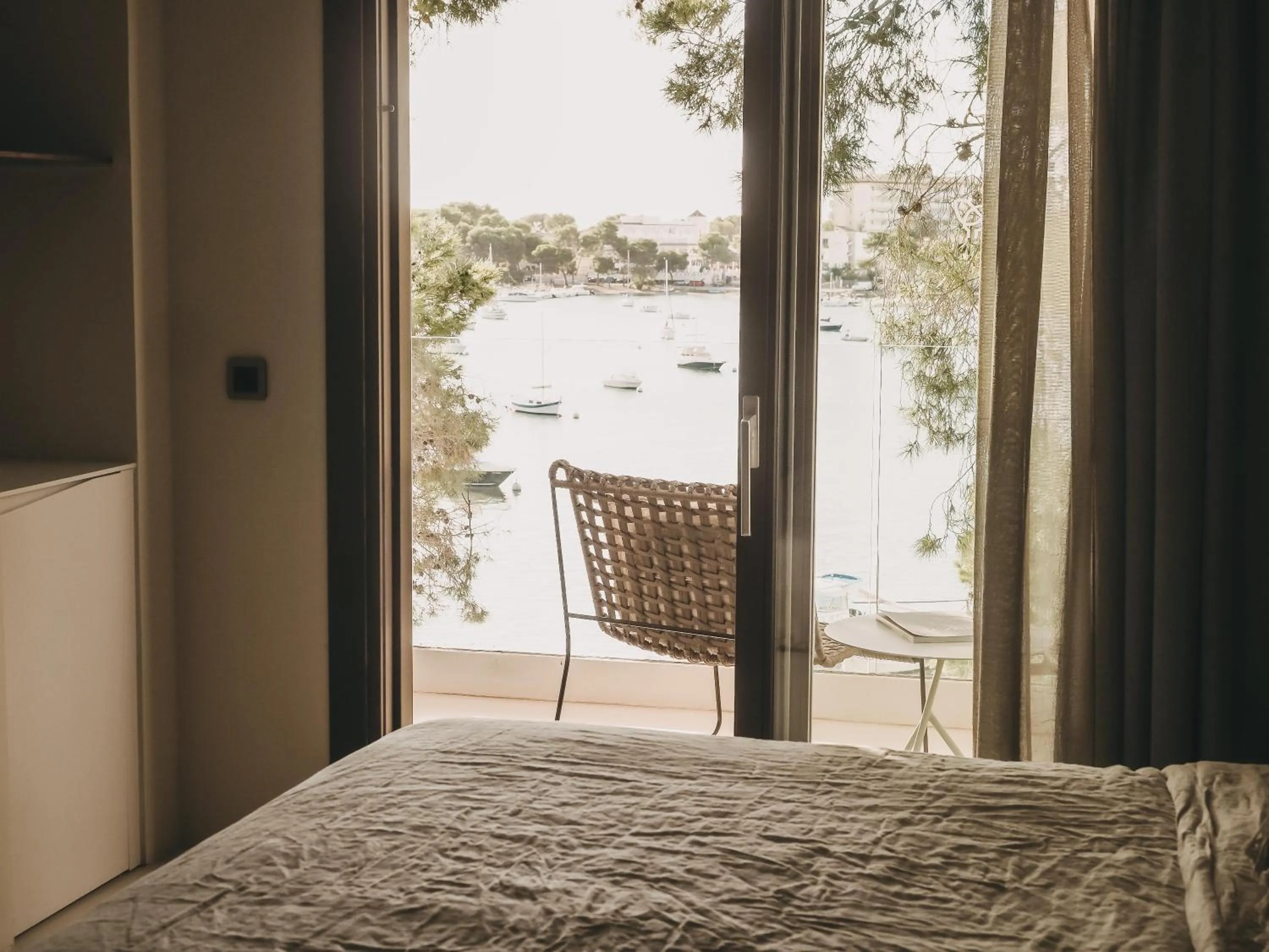 Photo of the whole room, Bed in Barefoot Hotel Mallorca