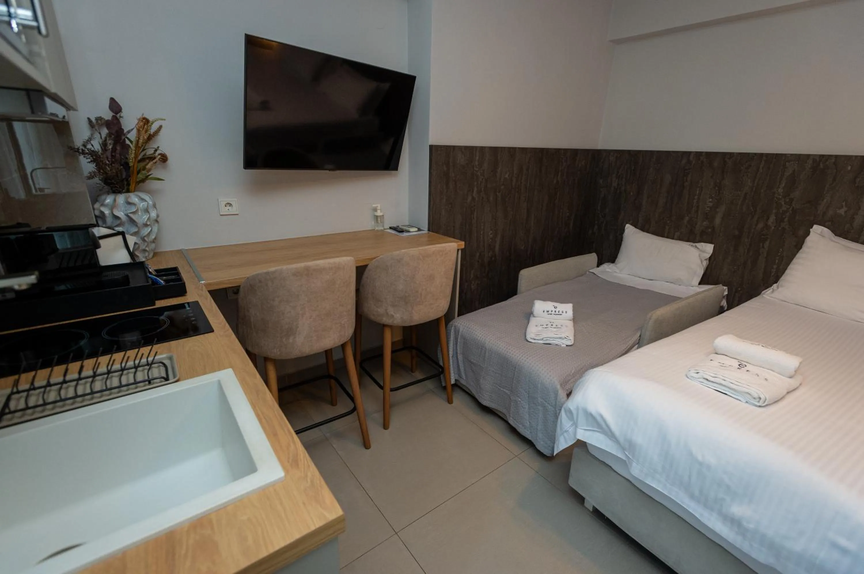 Bed in Empress Luxury Residences