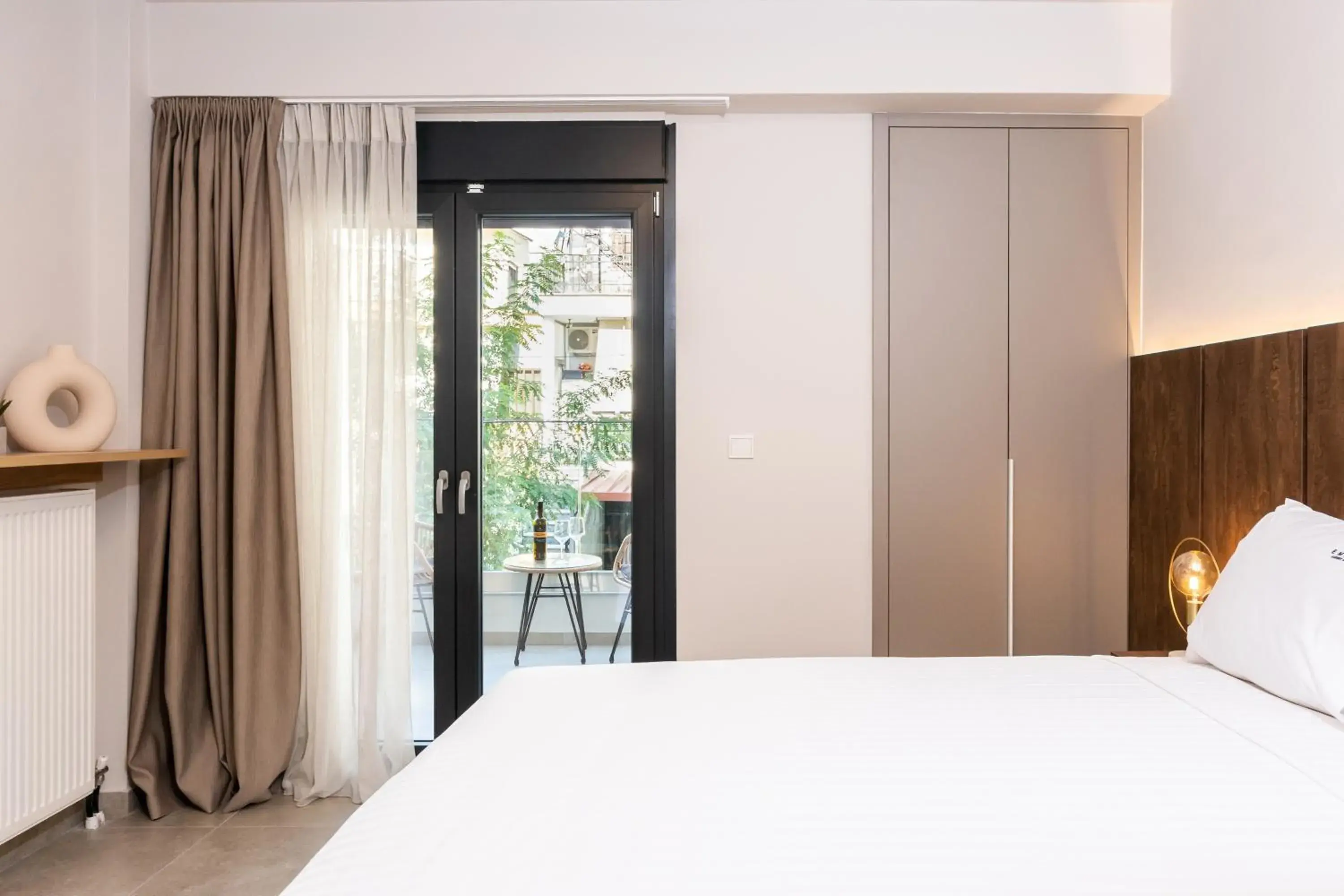 Photo of the whole room, Bed in Empress Luxury Residences Photo of the whole room, Bed in Empress Luxury Residences