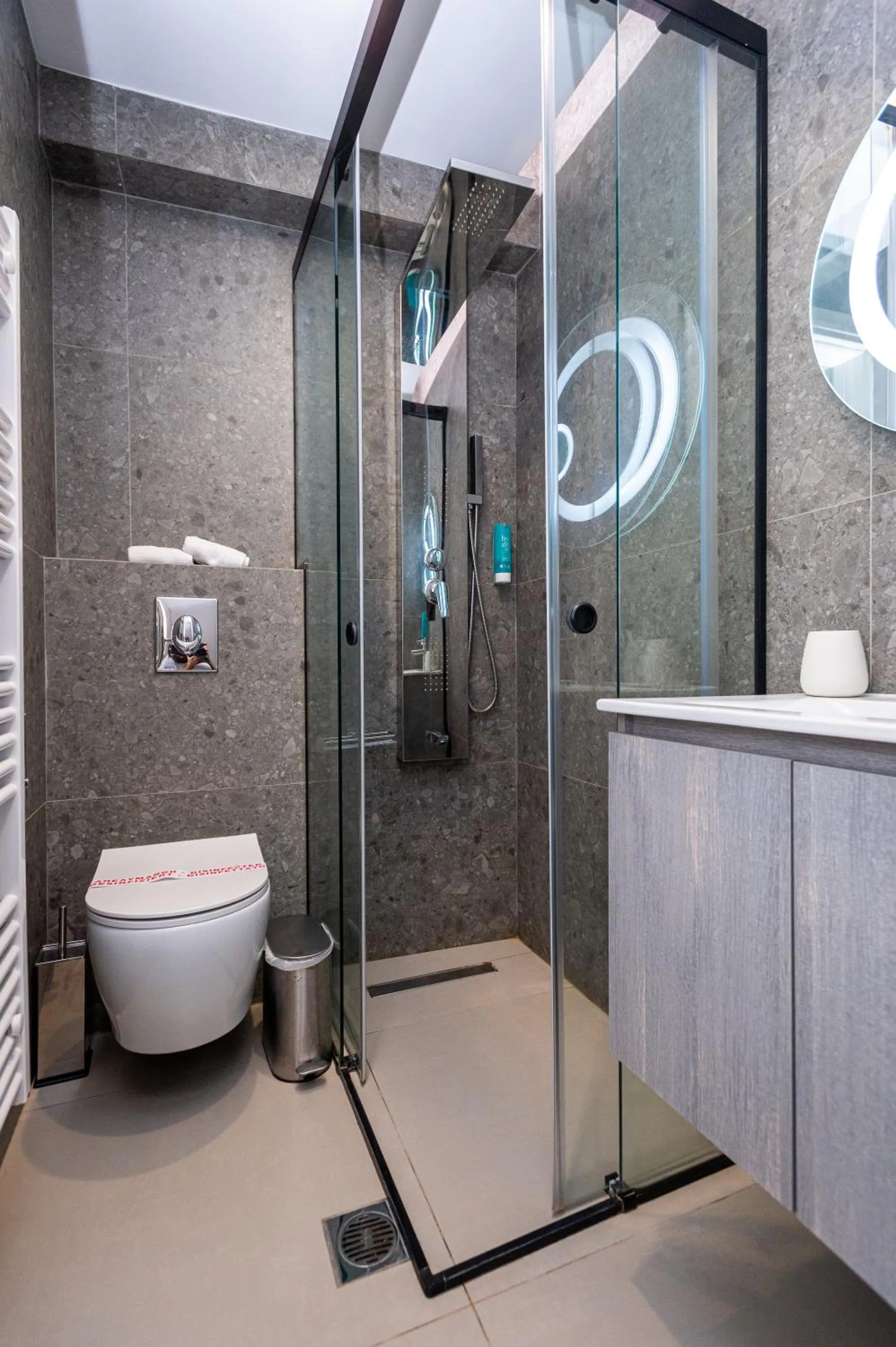 Shower in Empress Luxury Residences