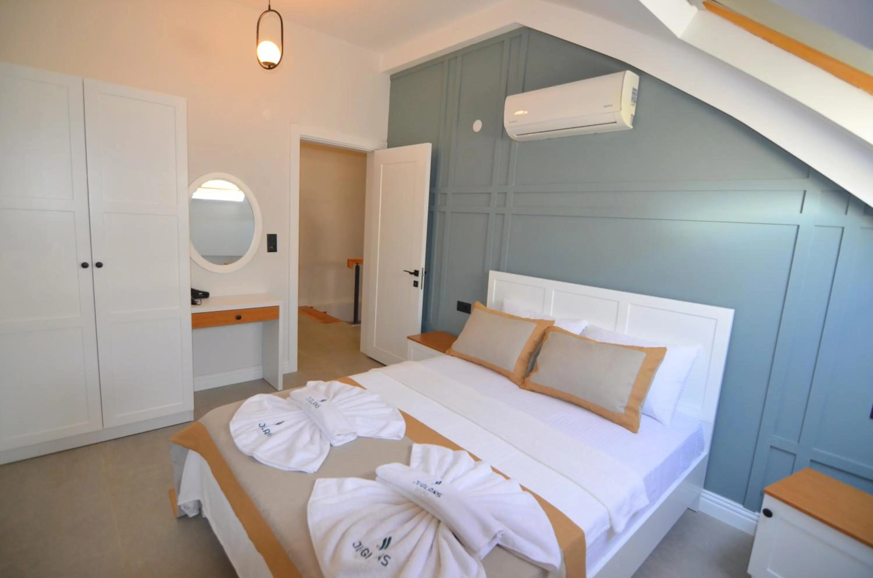 Bed in Juglans Suites