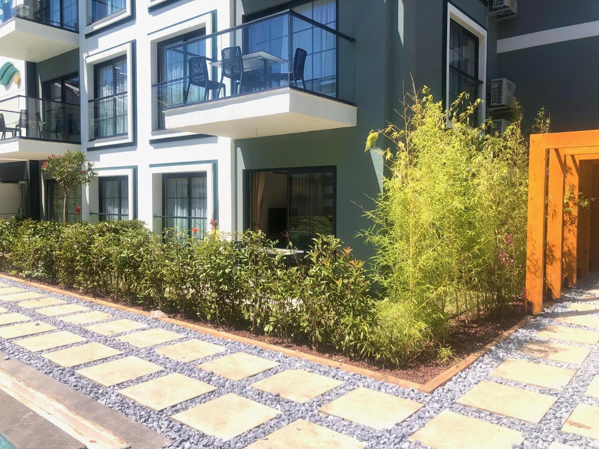 Property building in Juglans Suites