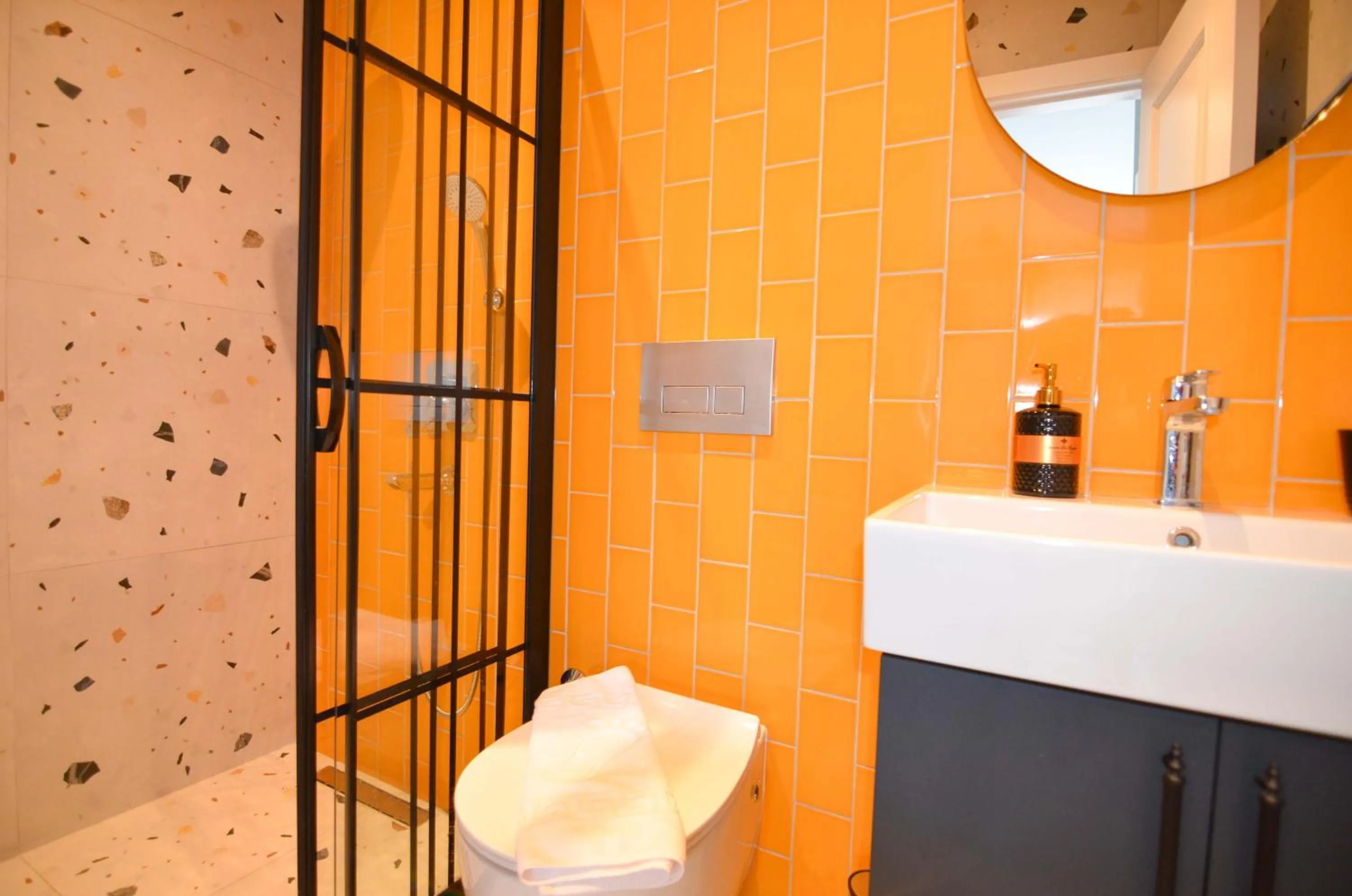 Bathroom in Juglans Suites