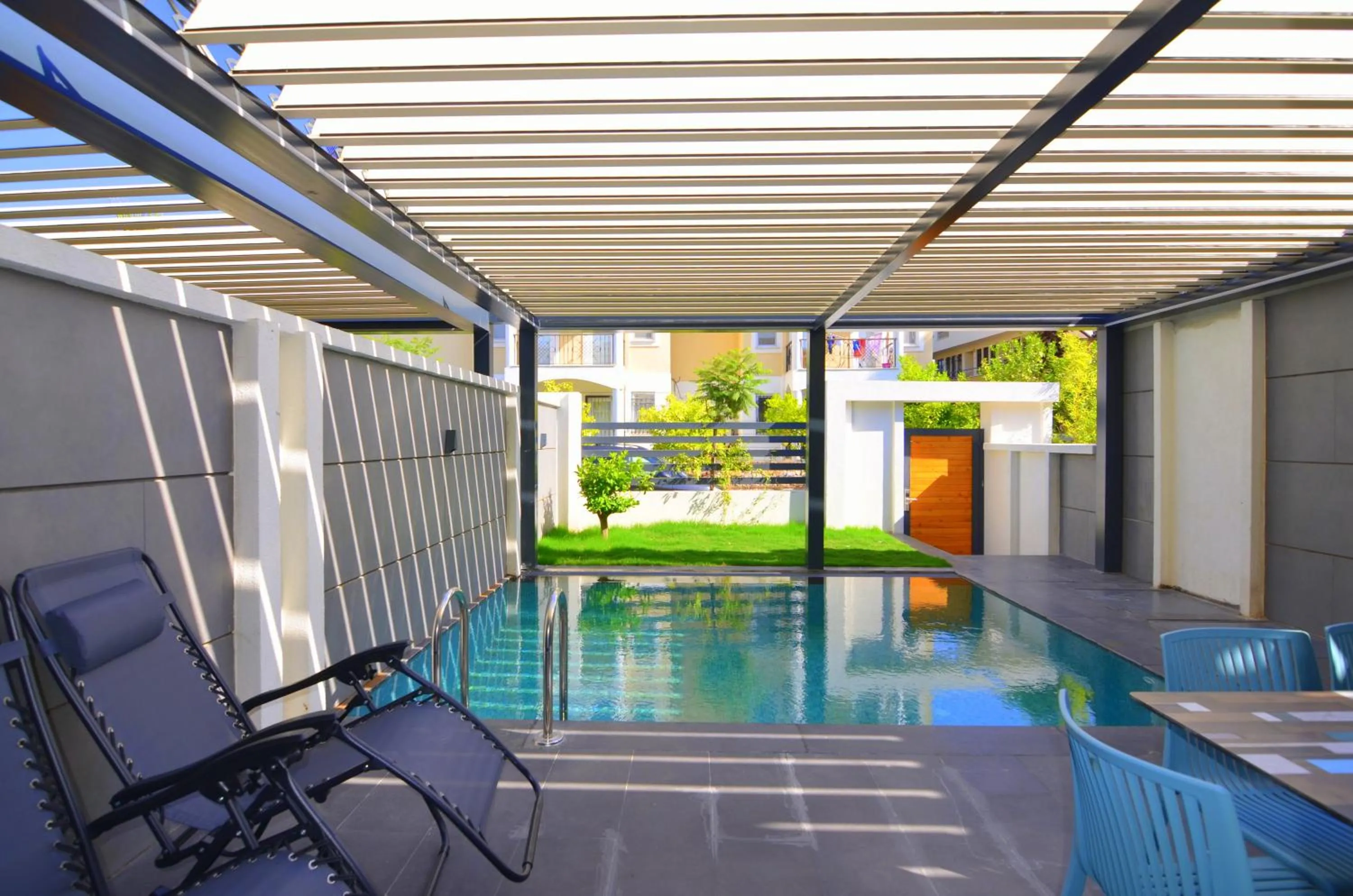 Pool view in Juglans Suites