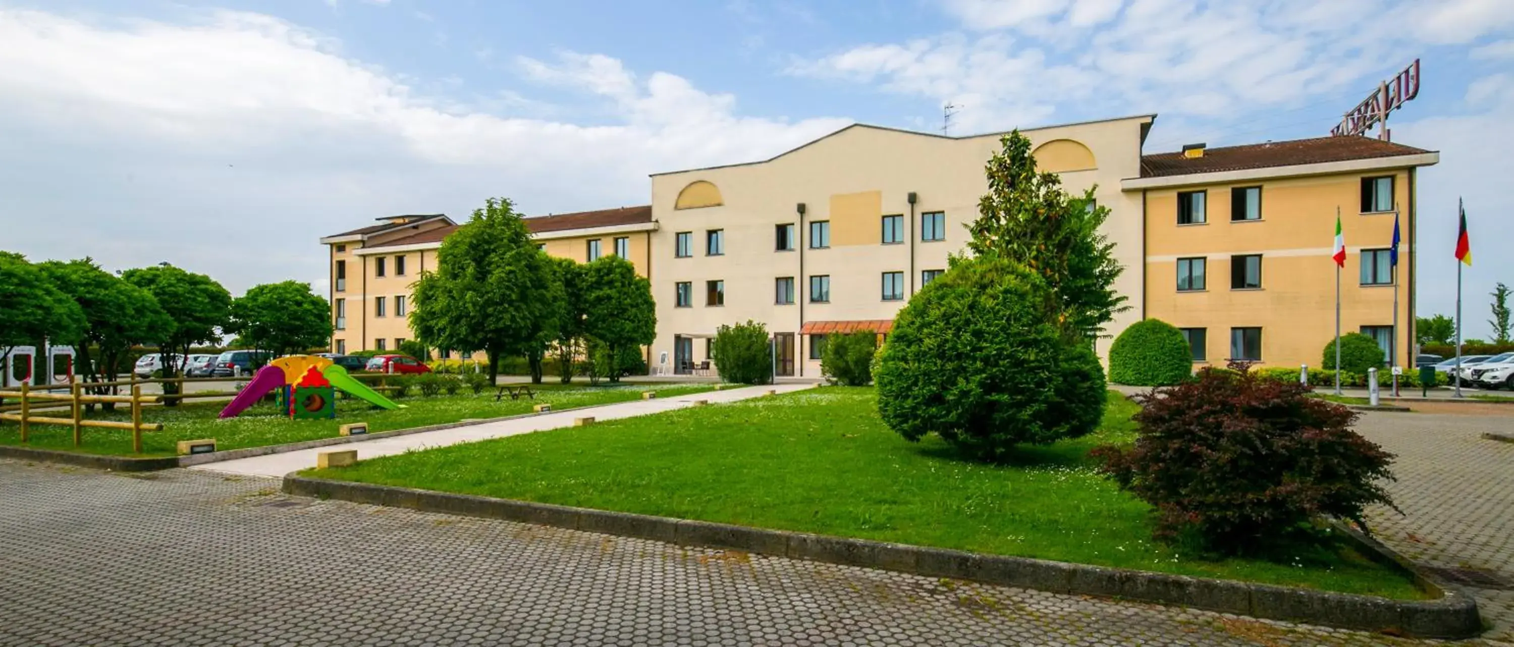 Property building in UNA HOTELS Occhiobello Property building in UNA HOTELS Occhiobello