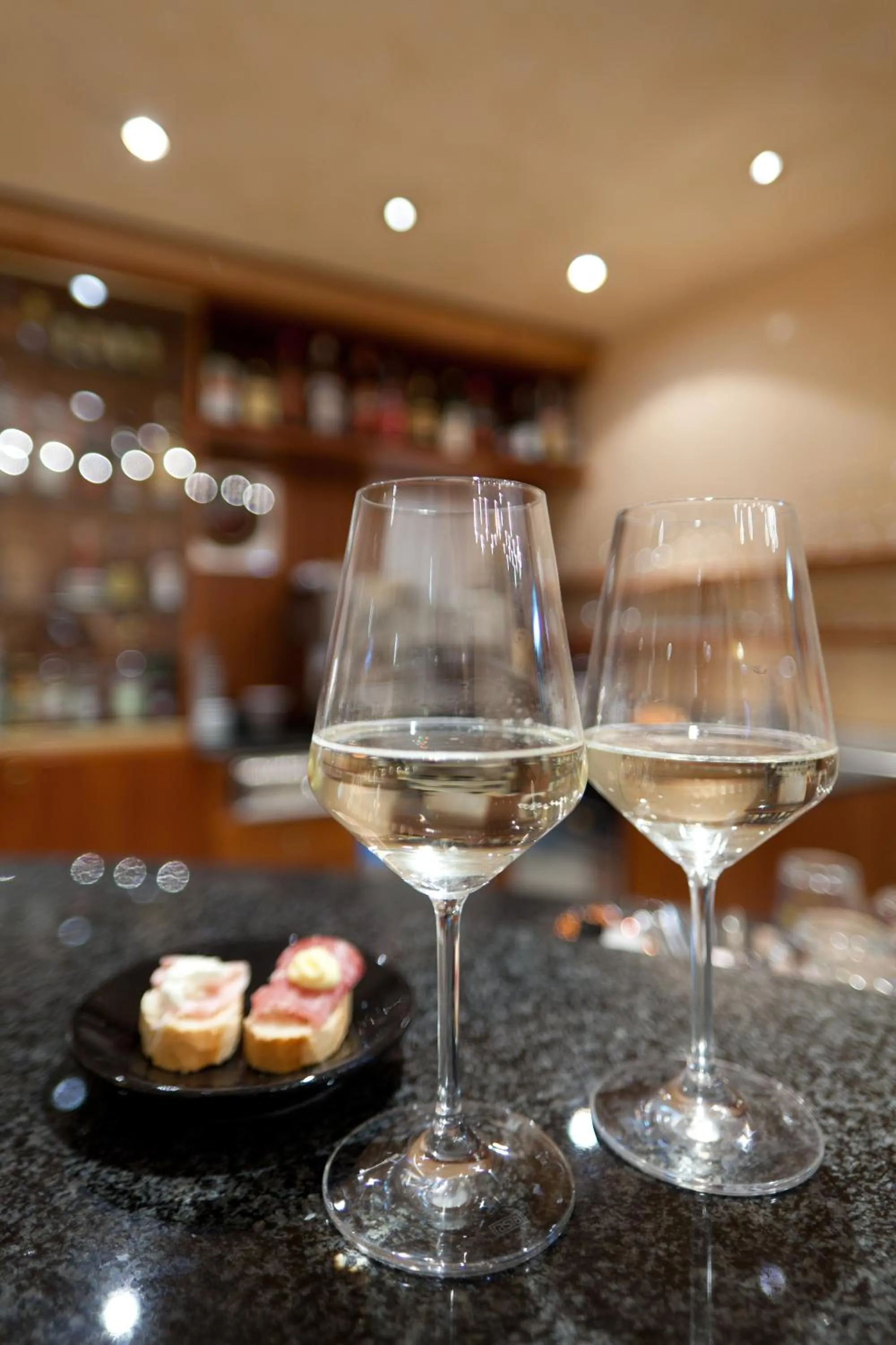 Communal lounge/ TV room in UNA HOTELS Occhiobello