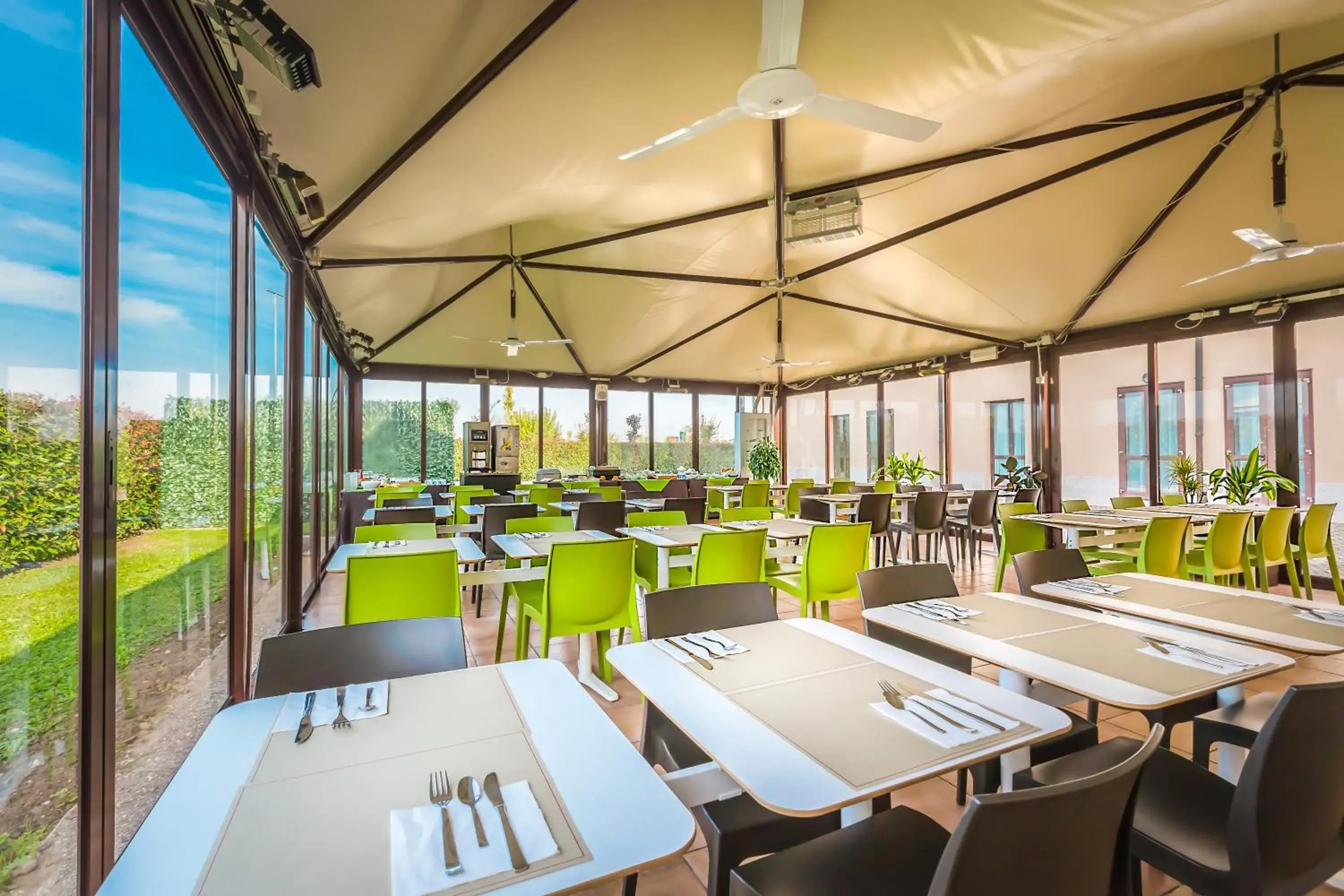 Restaurant/places to eat in UNA HOTELS Occhiobello Restaurant/places to eat in UNA HOTELS Occhiobello