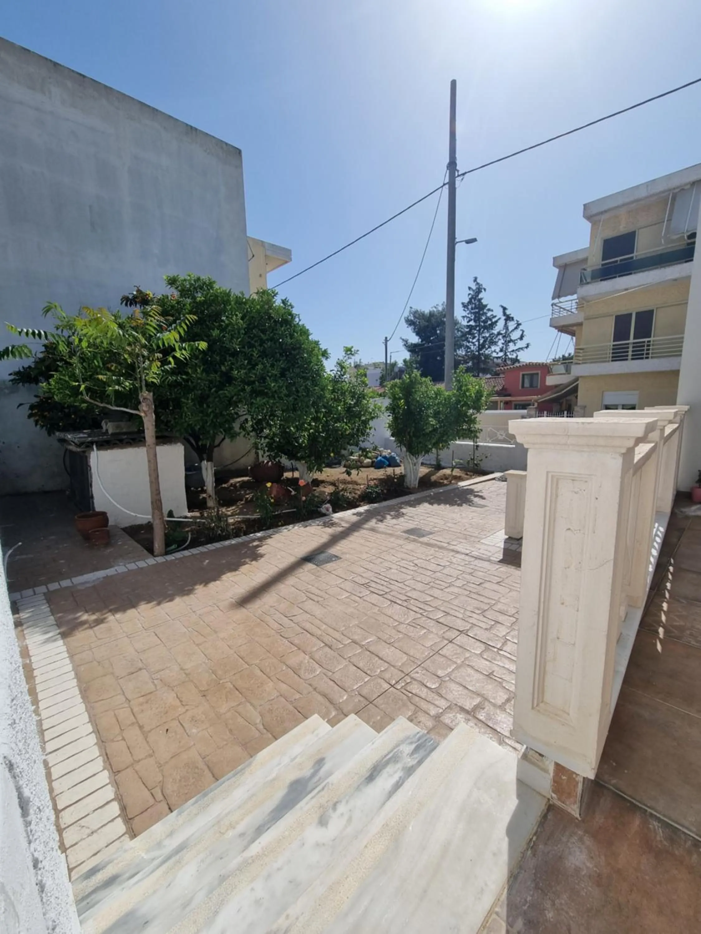 Hall Apartments & Rooms - by Avelink