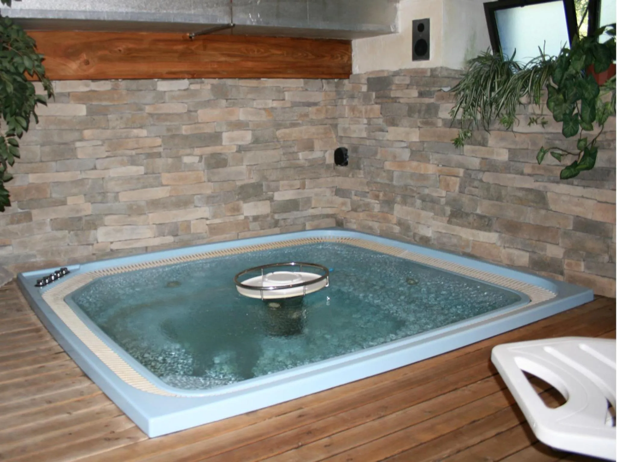 Hot Tub in Residence Ruetoreif