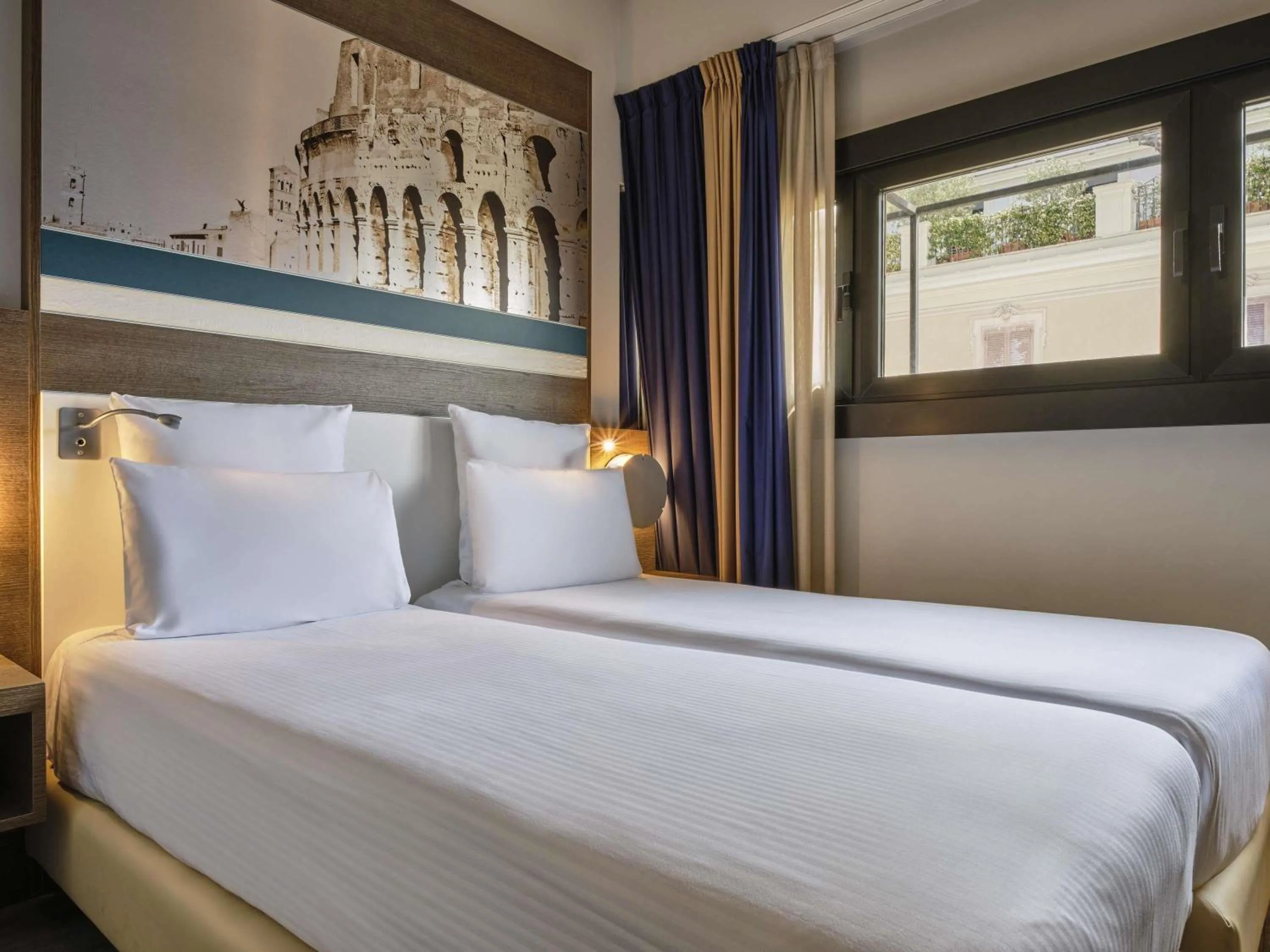 Bedroom, Bed in Mercure Roma Centro Colosseo