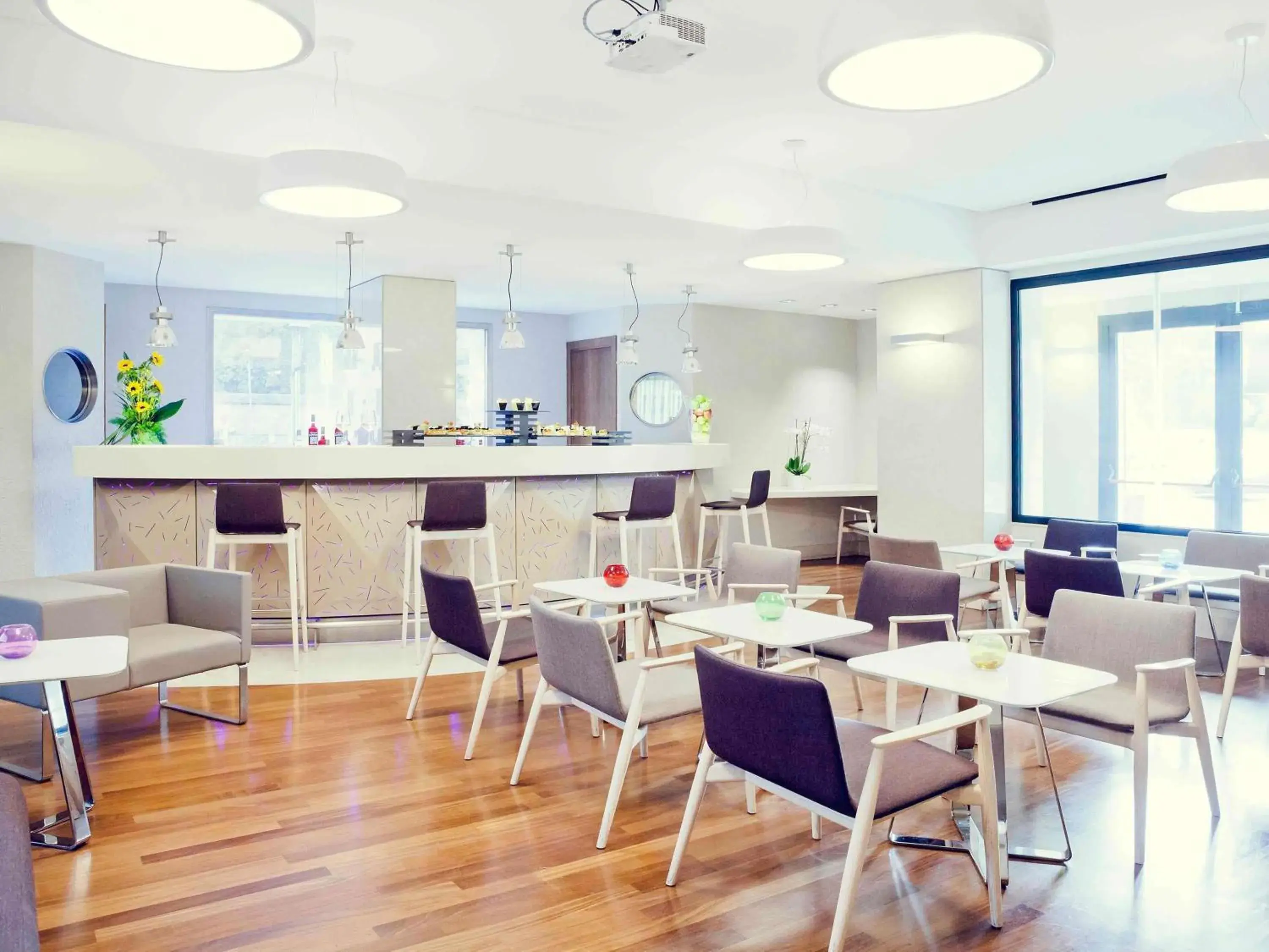 Lounge or bar in Mercure Roma Centro Colosseo Lounge or bar in Mercure Roma Centro Colosseo