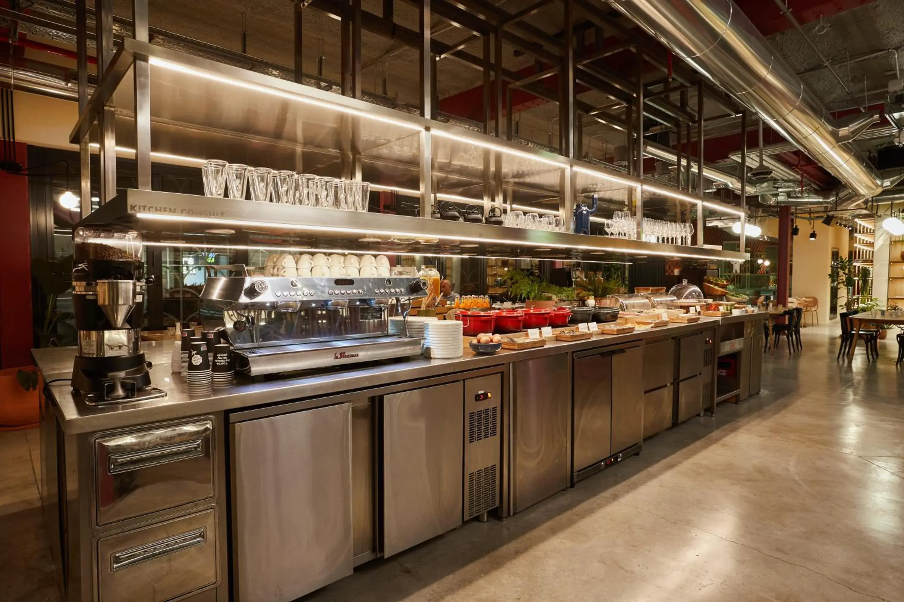 Buffet breakfast in The Social Hub Madrid 4 star Buffet breakfast in The Social Hub Madrid 4 star