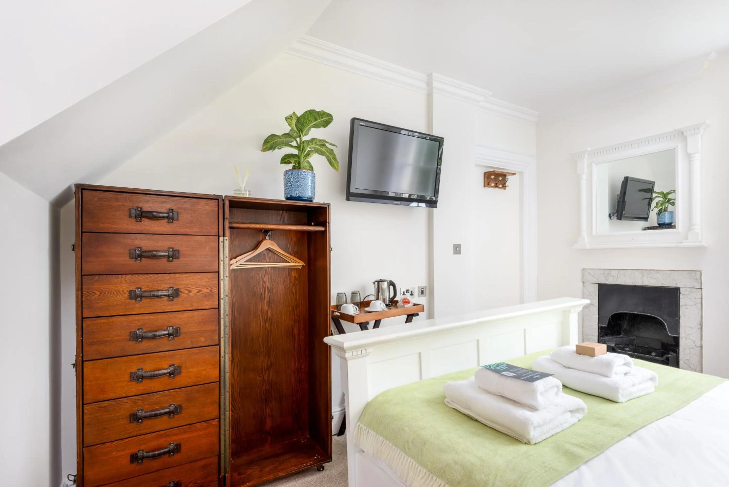 Bedroom, Bed in The Retreat New Forest