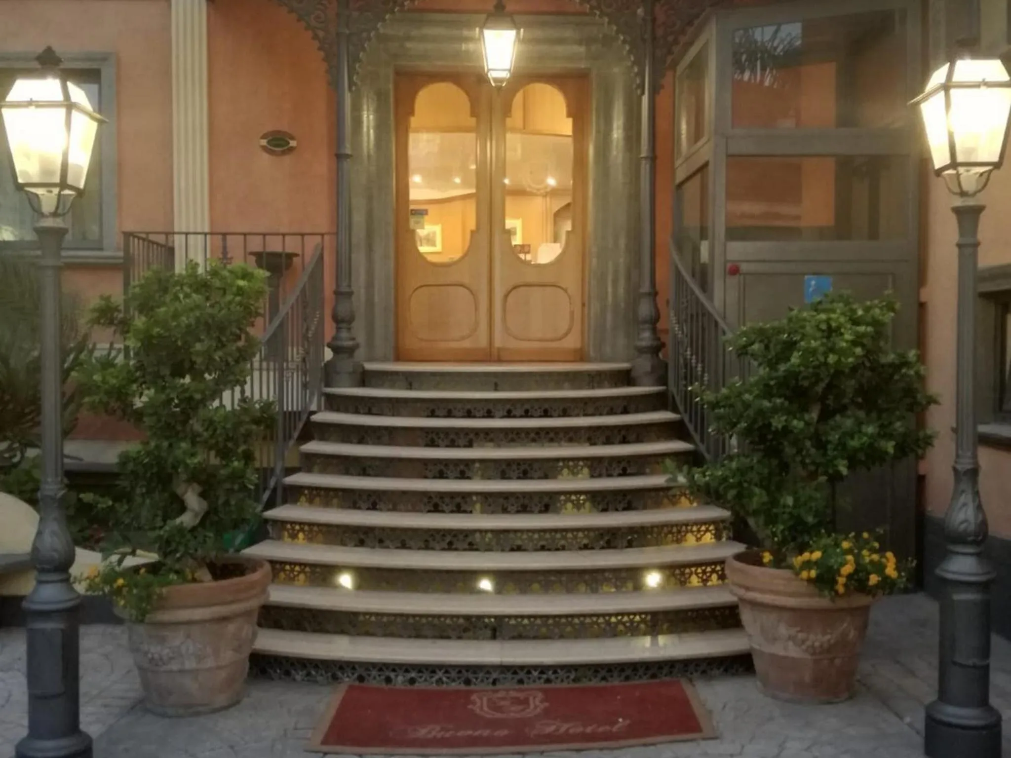 Facade/entrance in Buono Hotel