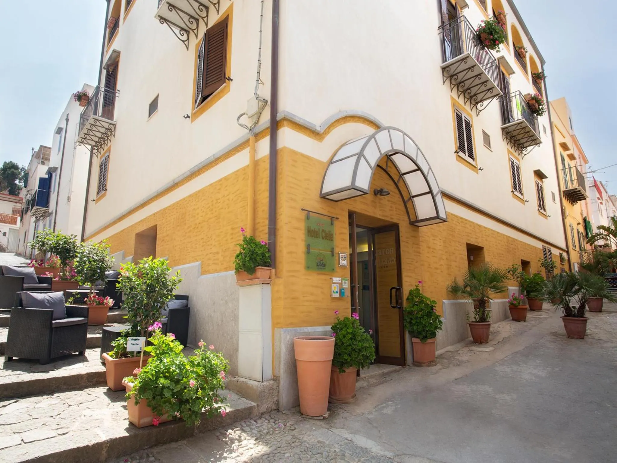 Facade/entrance in Hotel Clelia