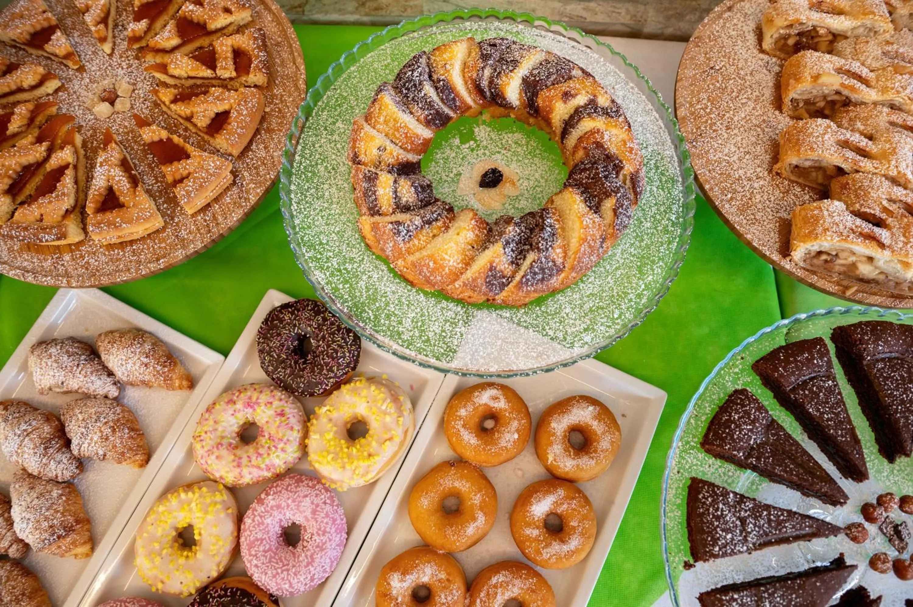 Buffet breakfast in Villa Corte Degli Dei