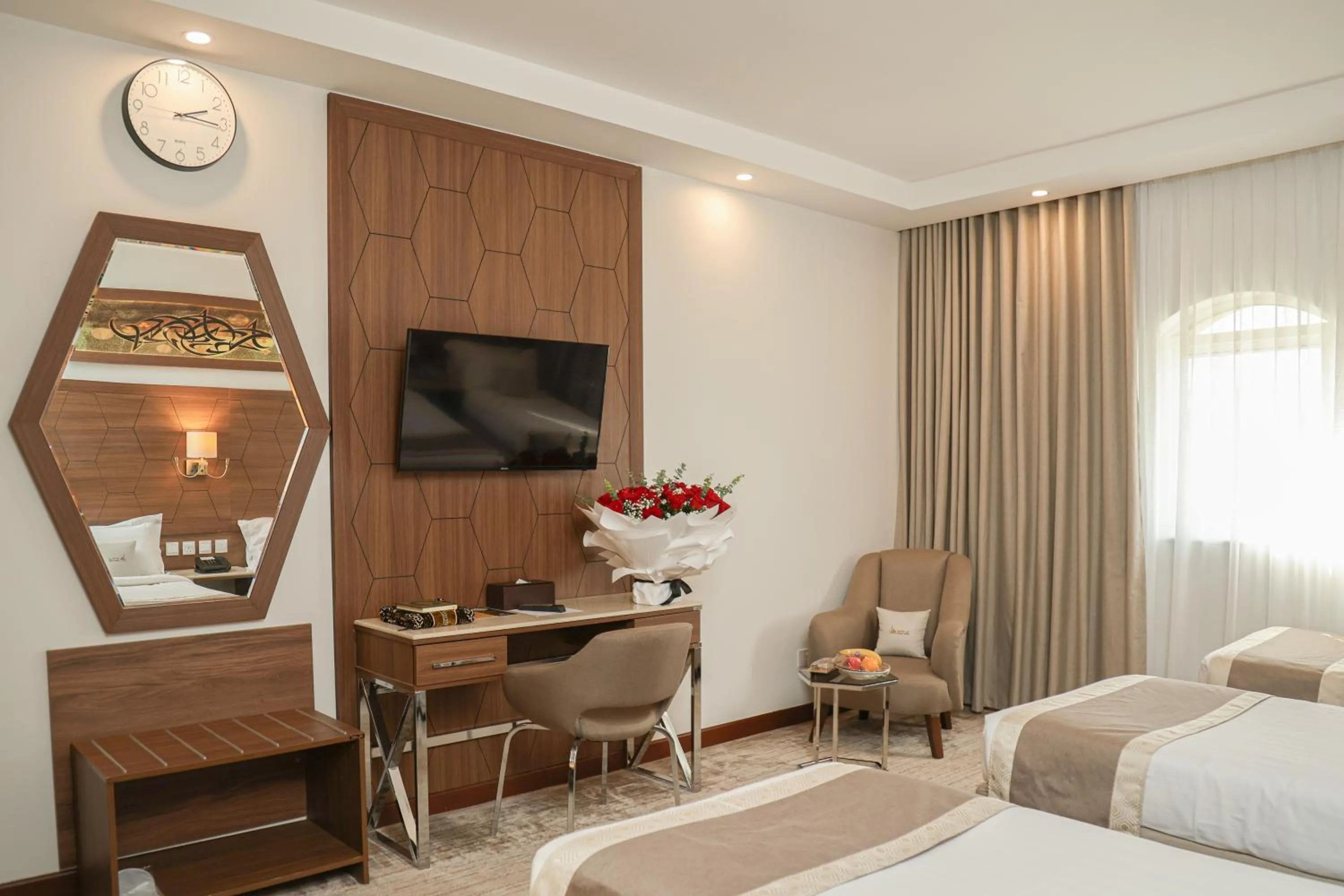 Property building, Bed in Diwan Rose Hotel