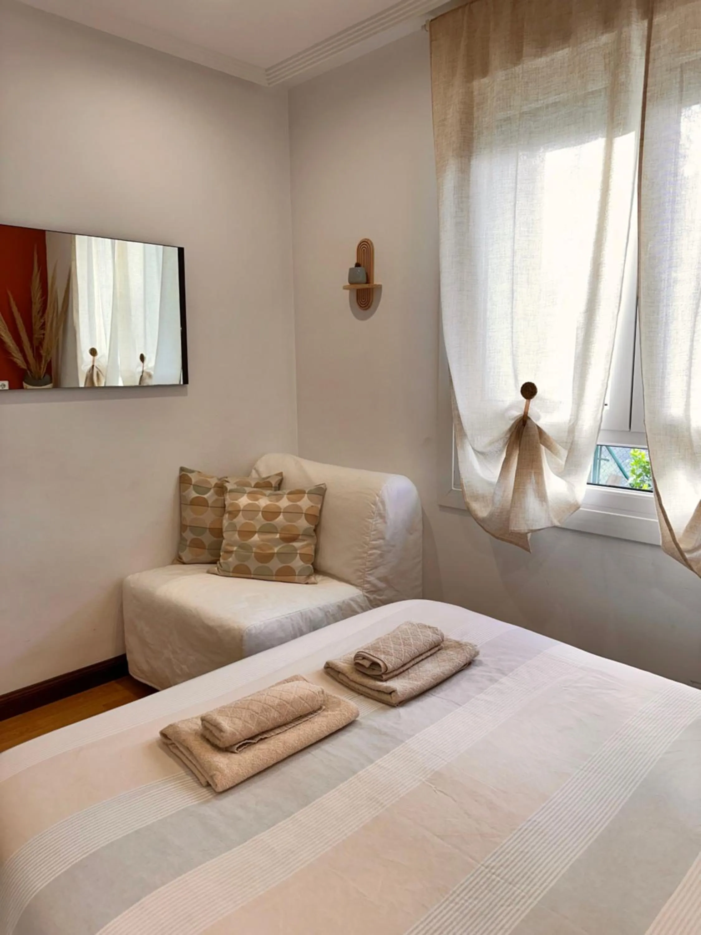 Photo of the whole room, Bed in El Gato Gordo - bike & surf house