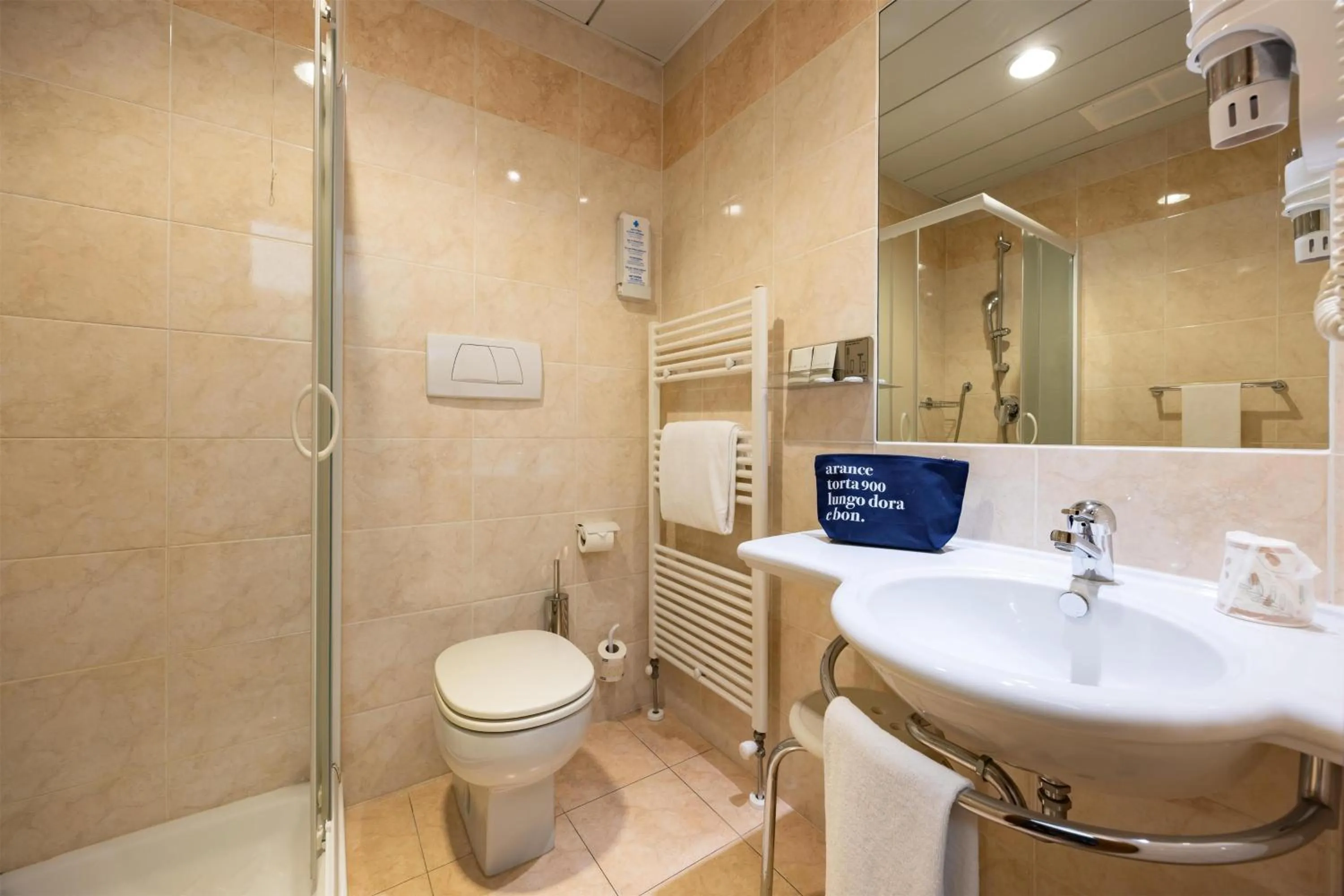 Bathroom in La Villa - Sure Hotel Collection by Best Western