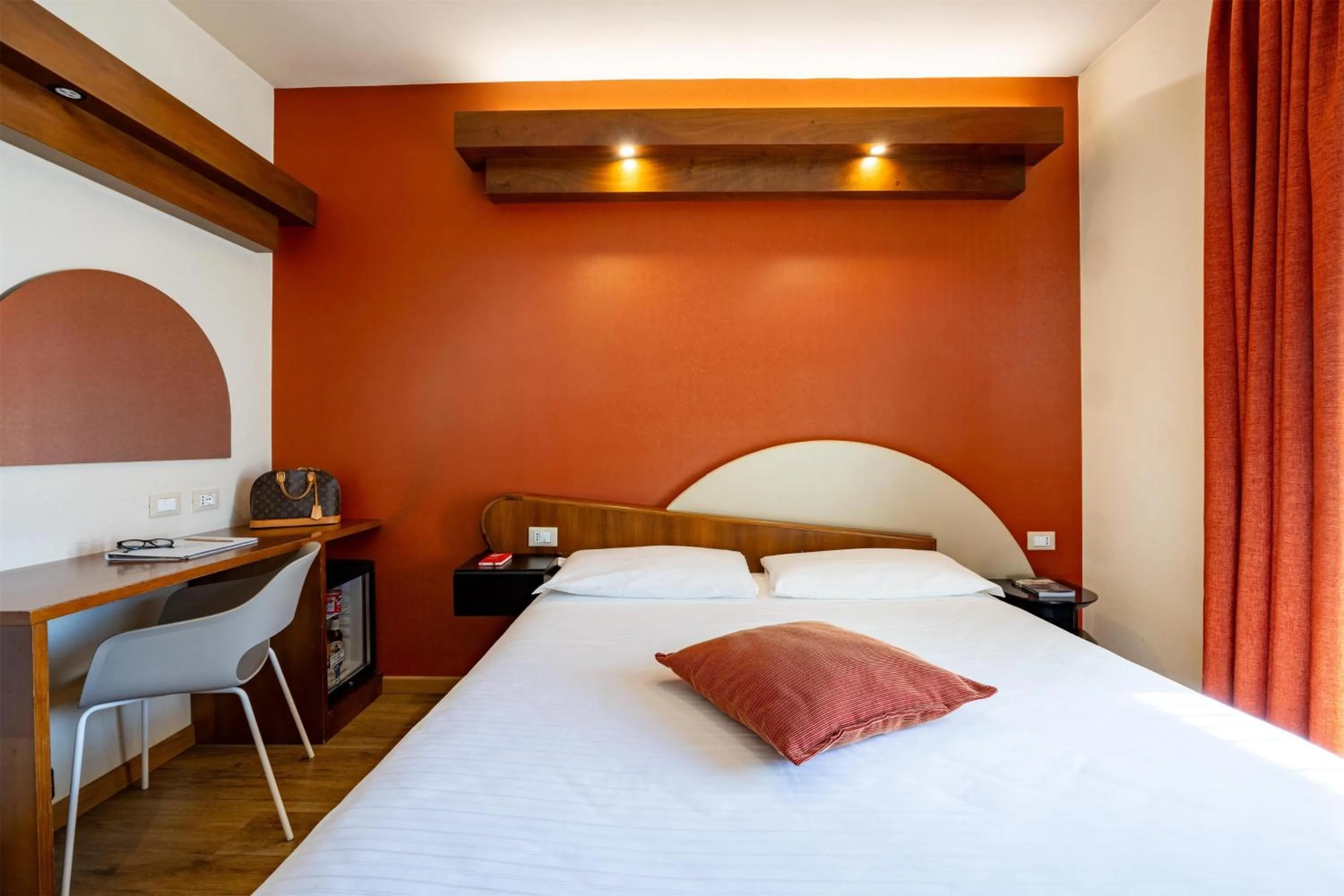 Bedroom, Bed in La Villa - Sure Hotel Collection by Best Western