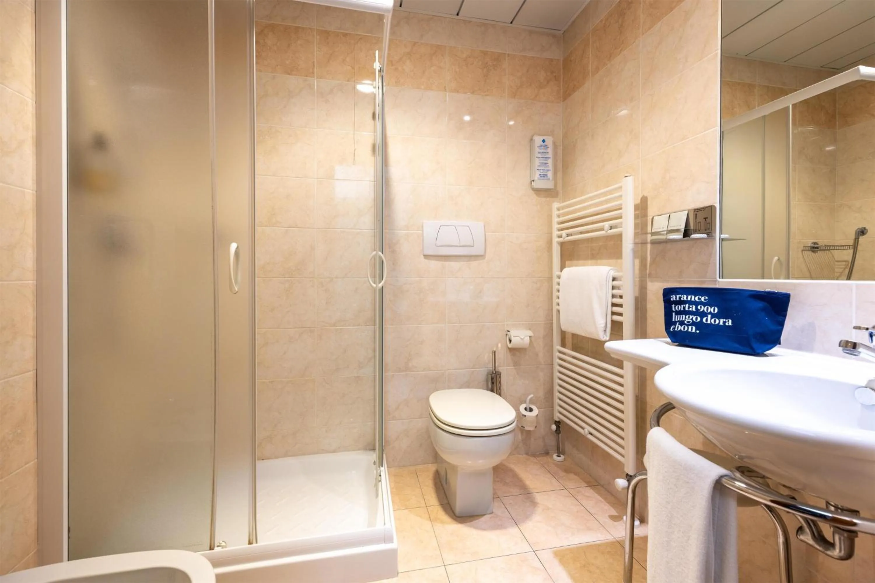 Bathroom in La Villa - Sure Hotel Collection by Best Western