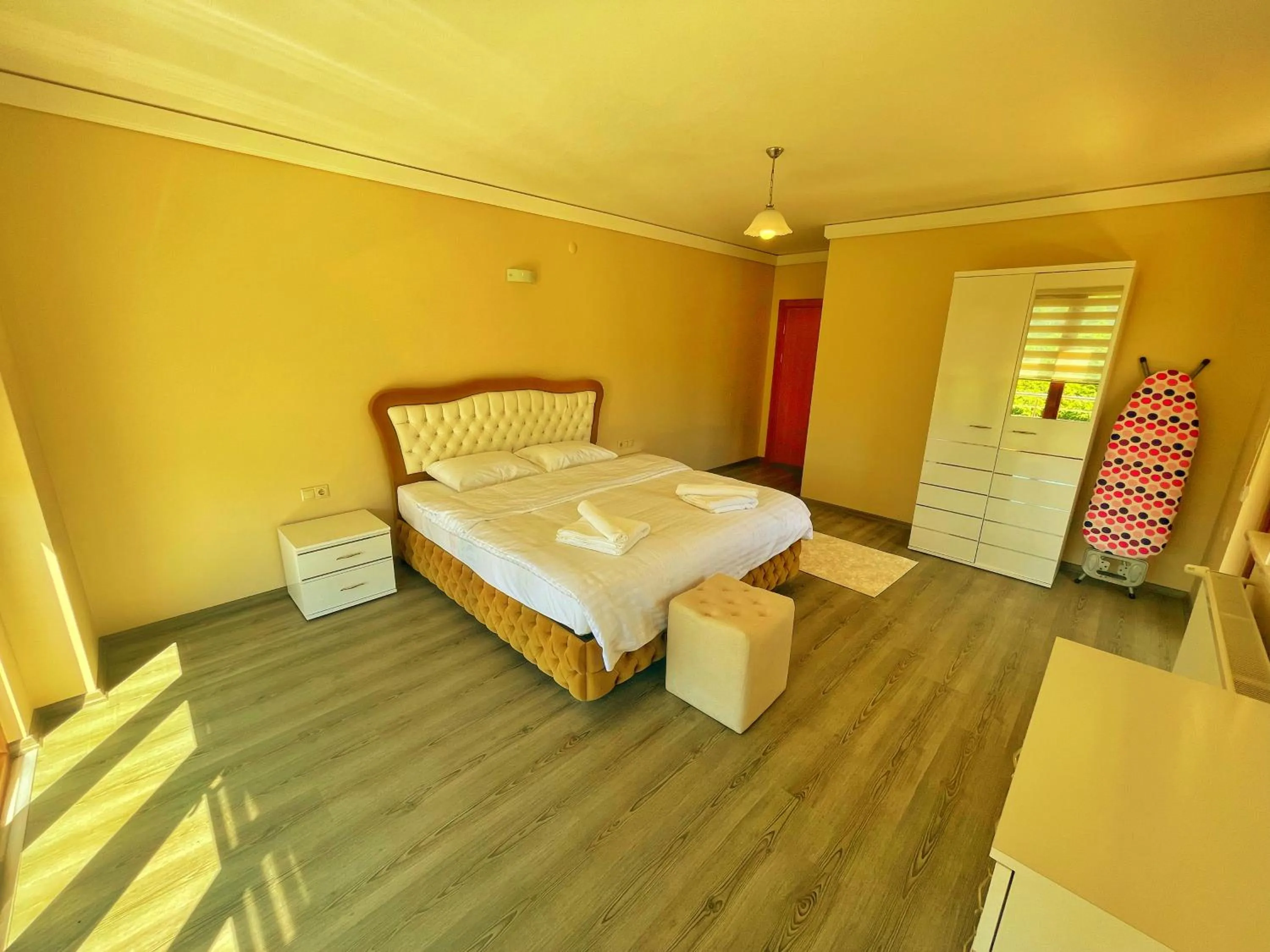 Bedroom, Bed in LUSTRA GARDEN SUİTE