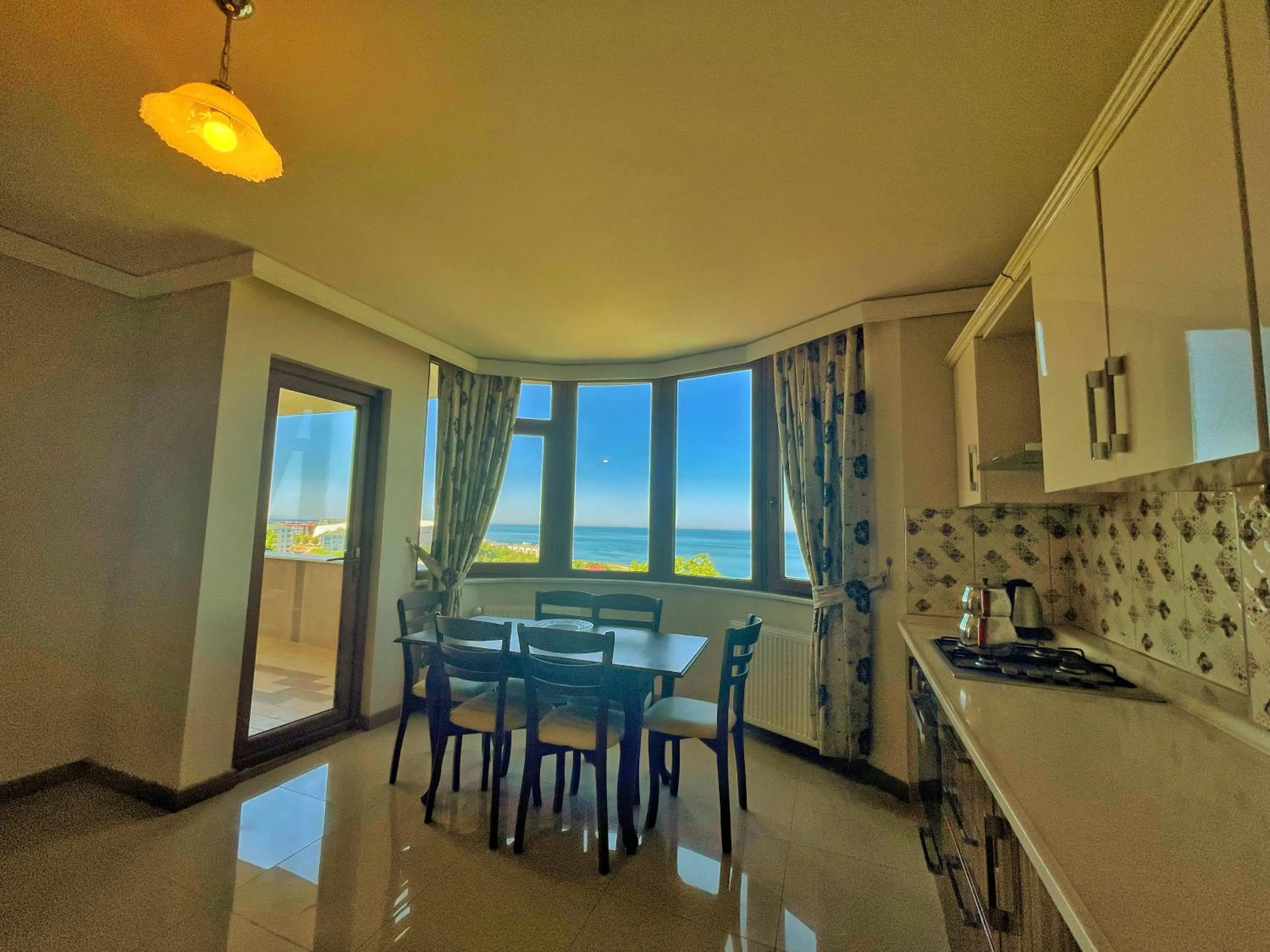 kitchen in LUSTRA GARDEN SUİTE