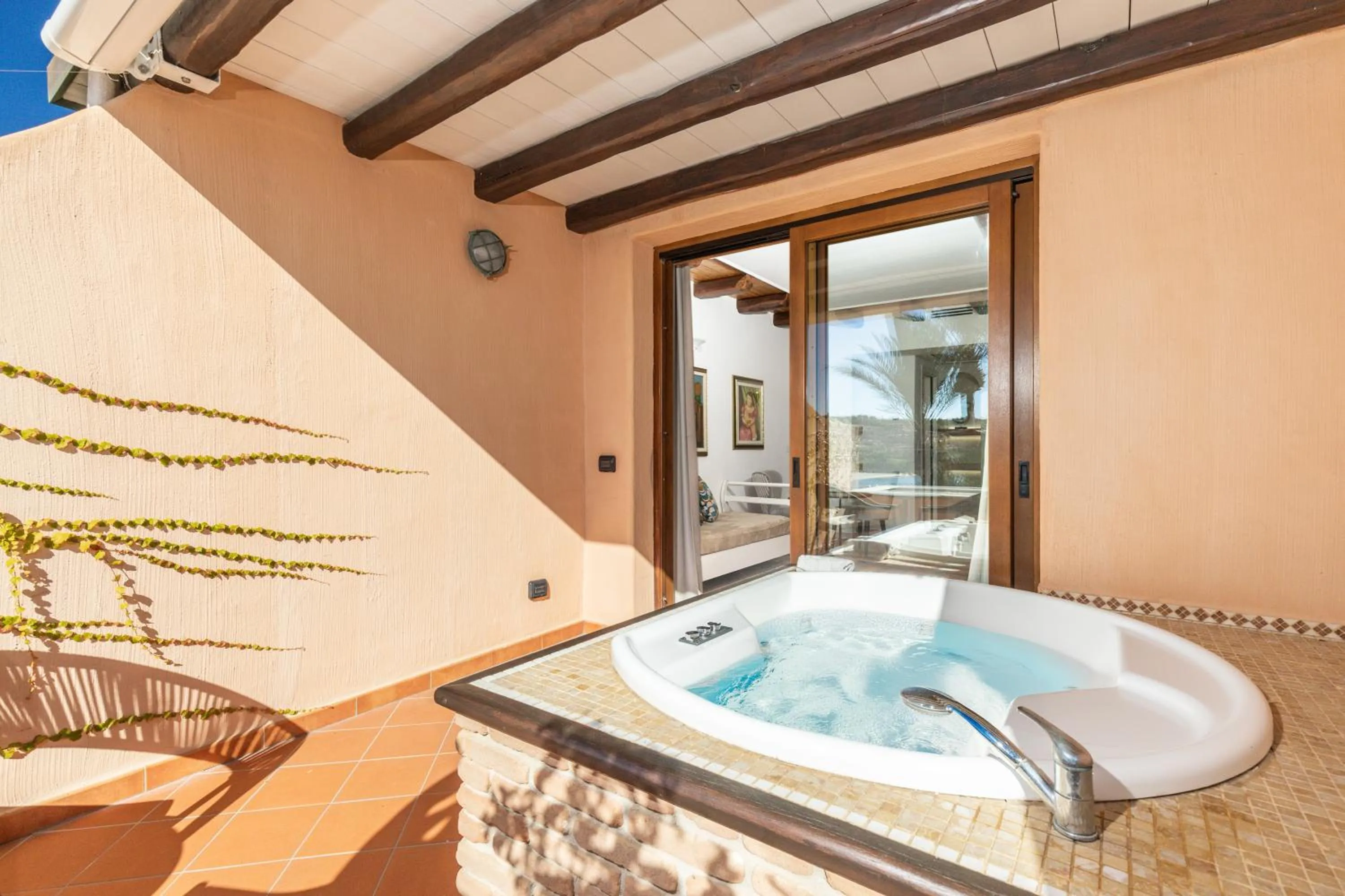 Hot Tub in Hotel La Bitta - Bovis Hotels