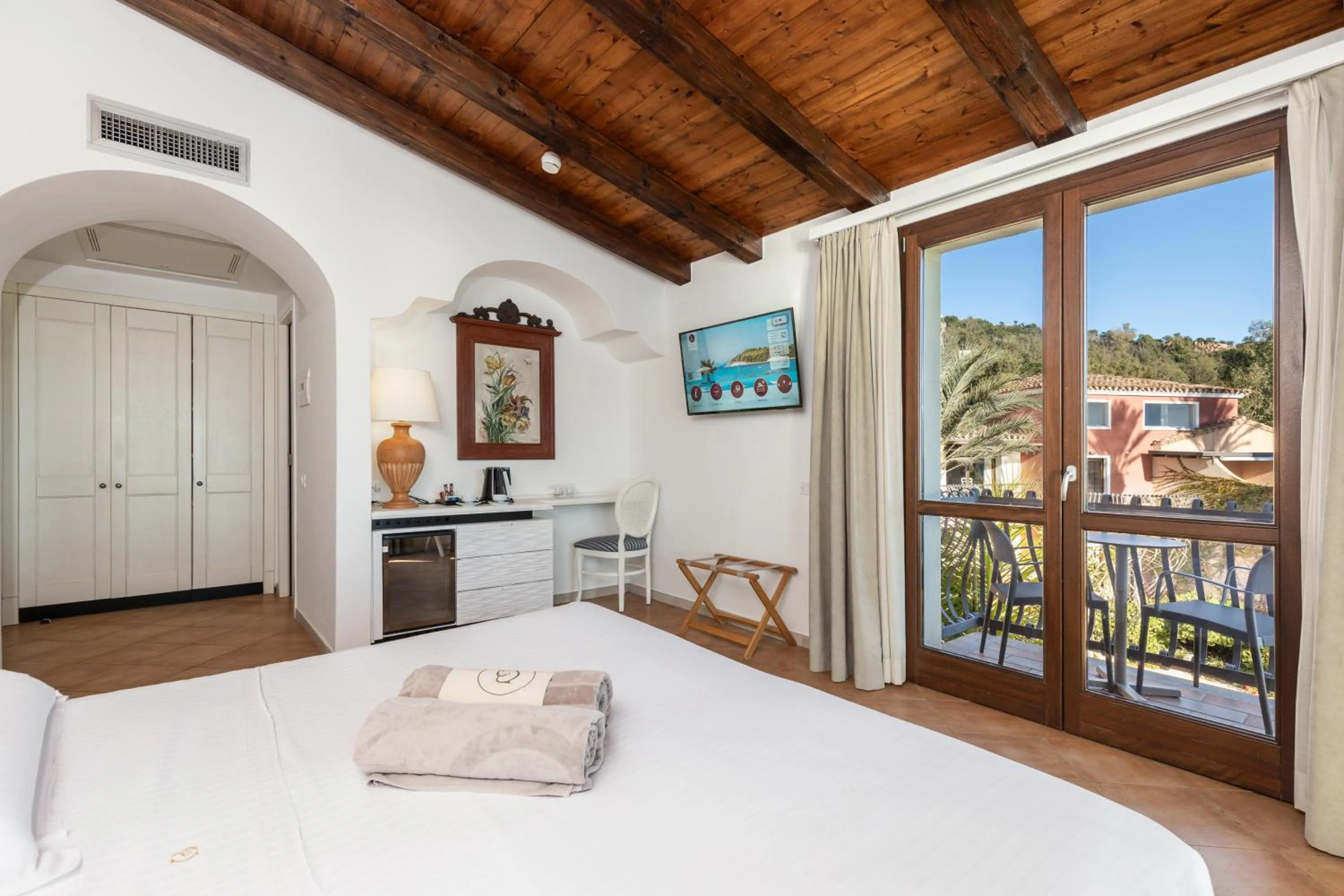 Photo of the whole room, Bed in Hotel La Bitta - Bovis Hotels