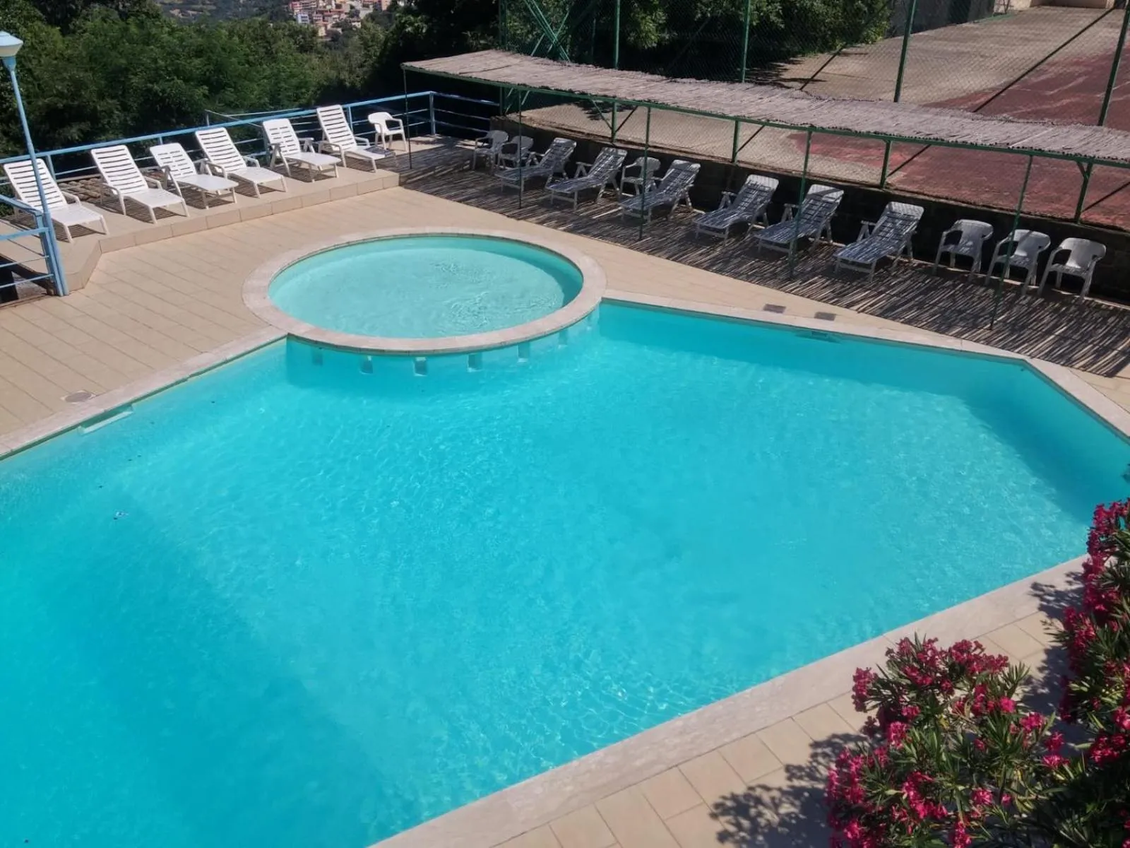 Swimming pool in Hotel Villa Selene