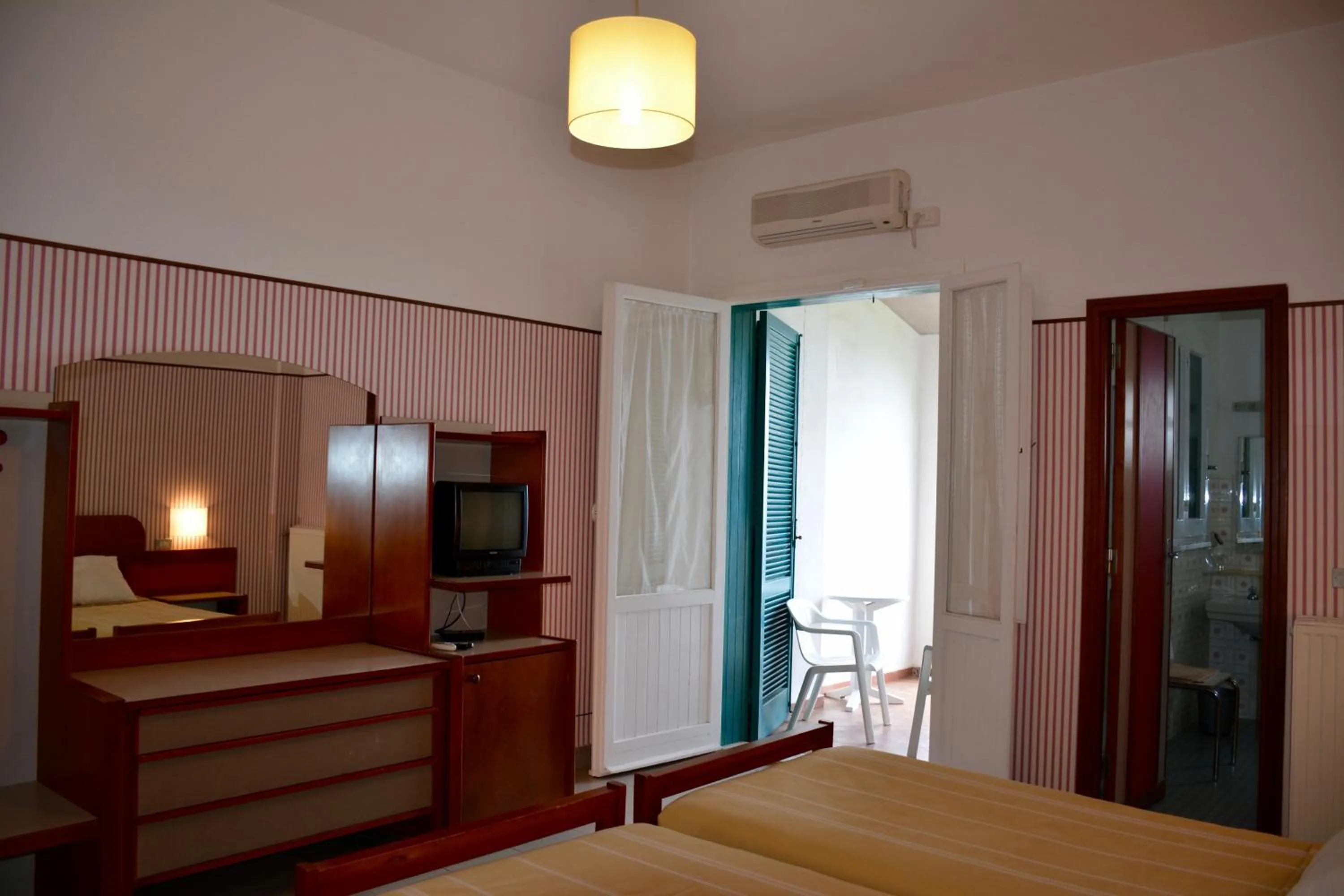 Photo of the whole room, Bed in Hotel Villa Selene
