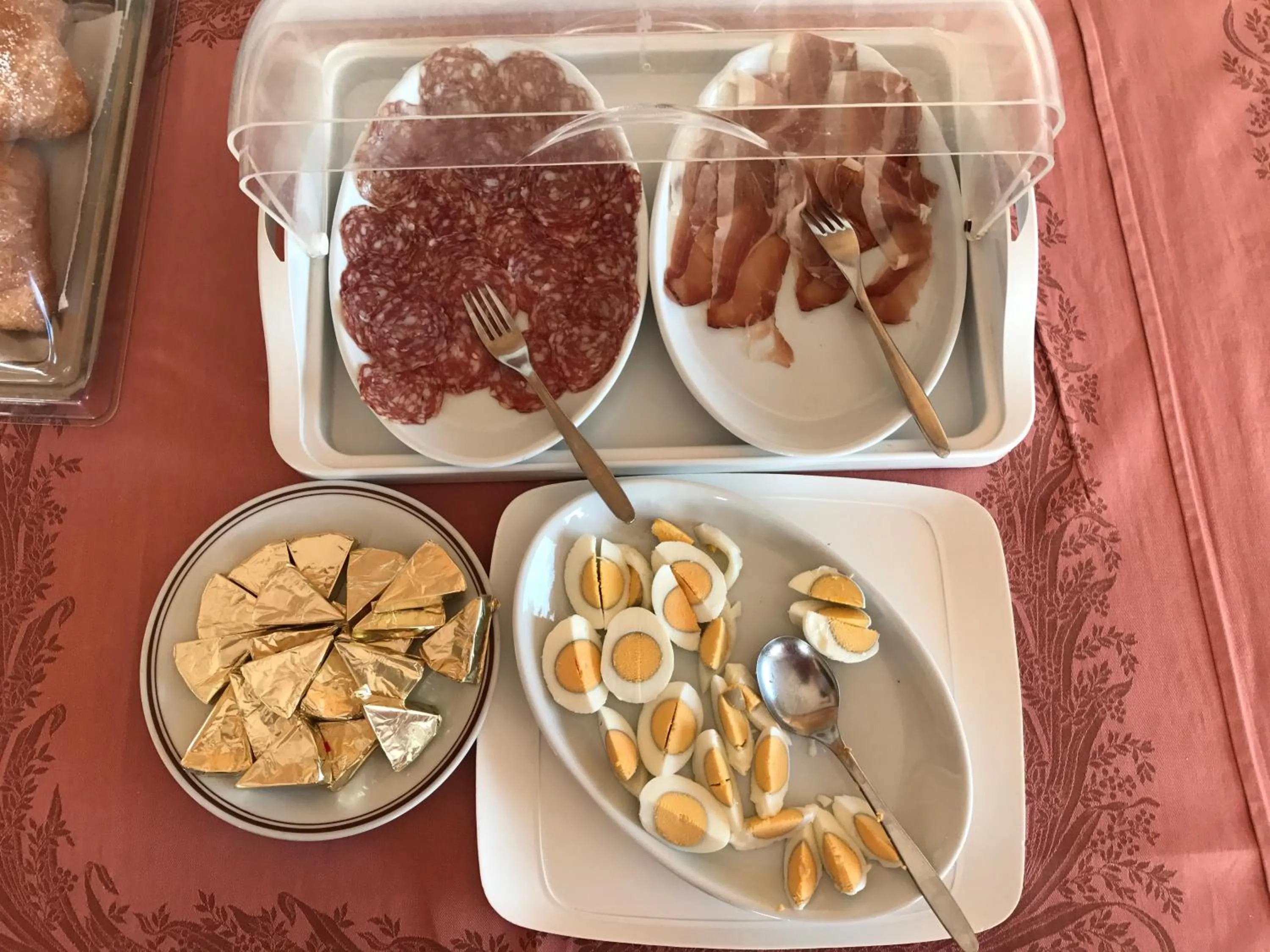 Buffet breakfast in Hotel Villa Selene