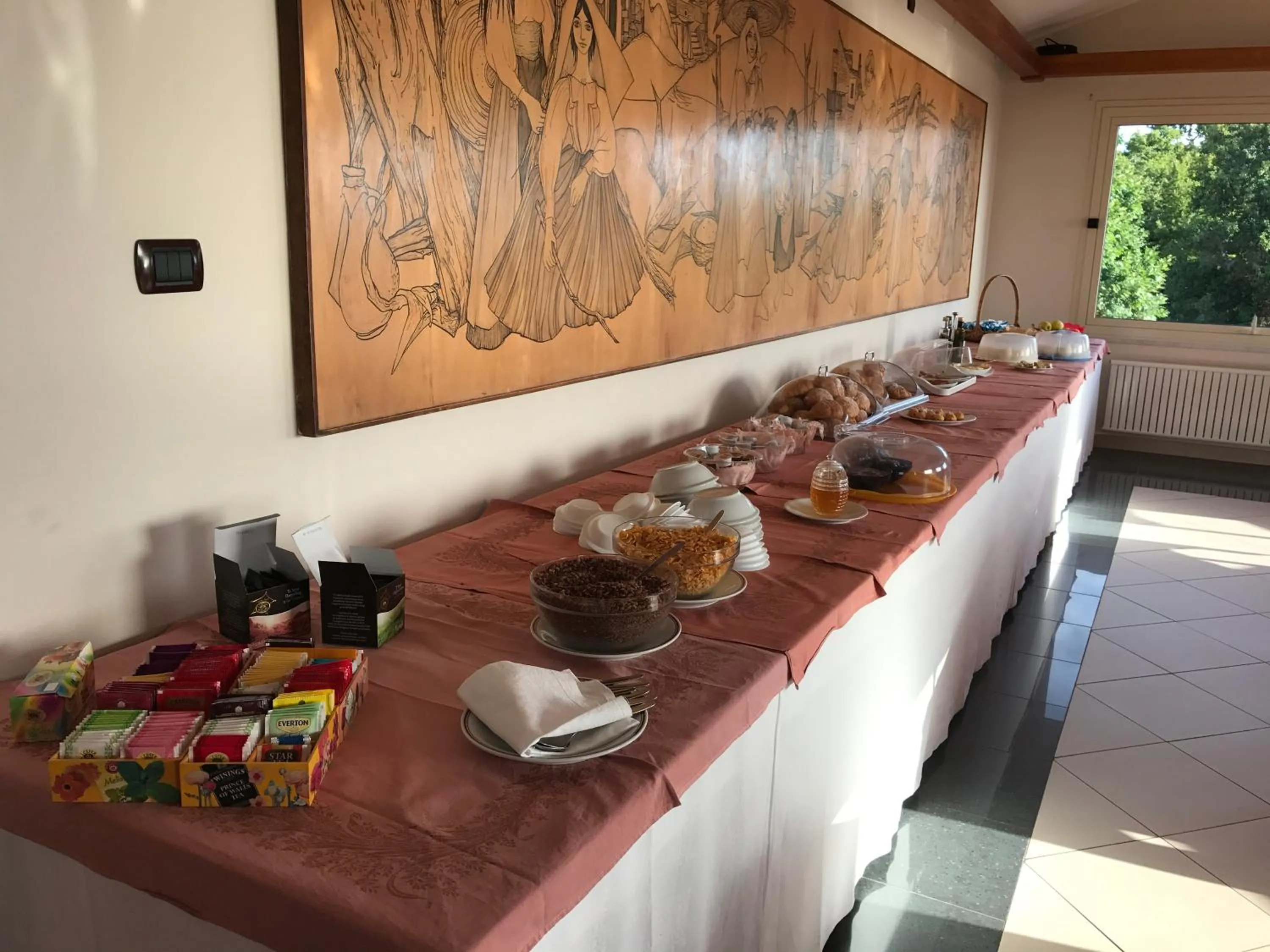Buffet breakfast in Hotel Villa Selene