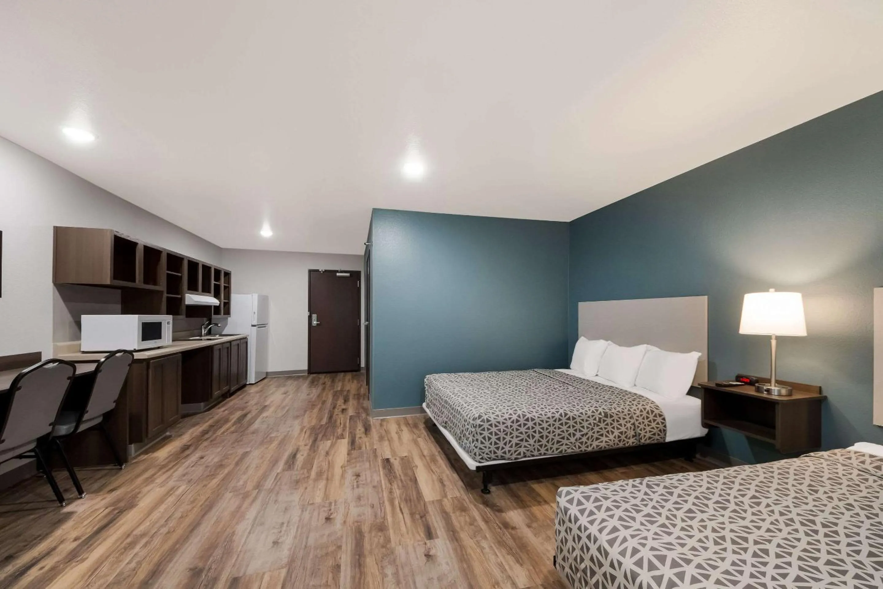 Bedroom, Bed in WoodSpring Suites San Antonio UTSA - Medical Center