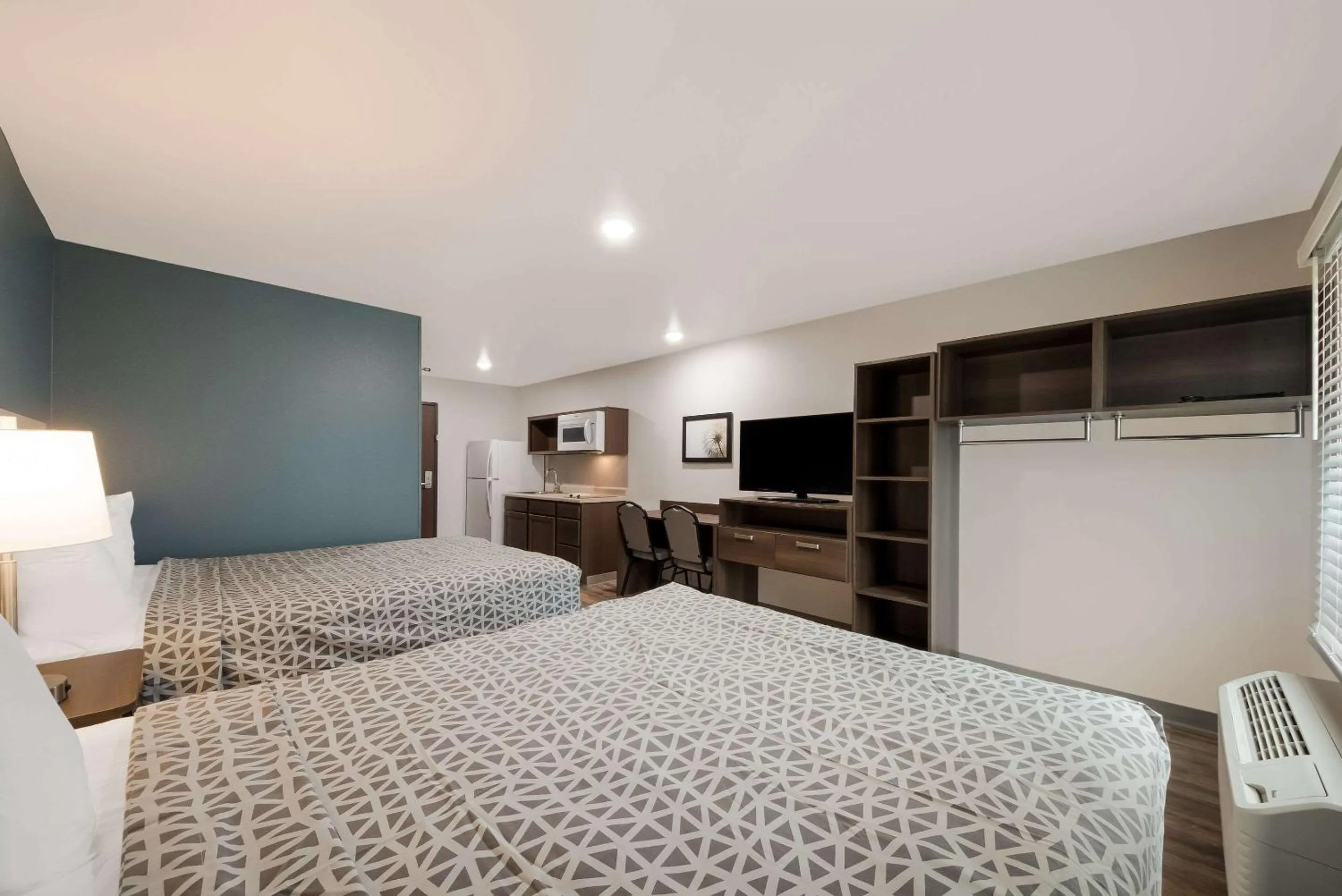 Bedroom, Bed in WoodSpring Suites San Antonio UTSA - Medical Center